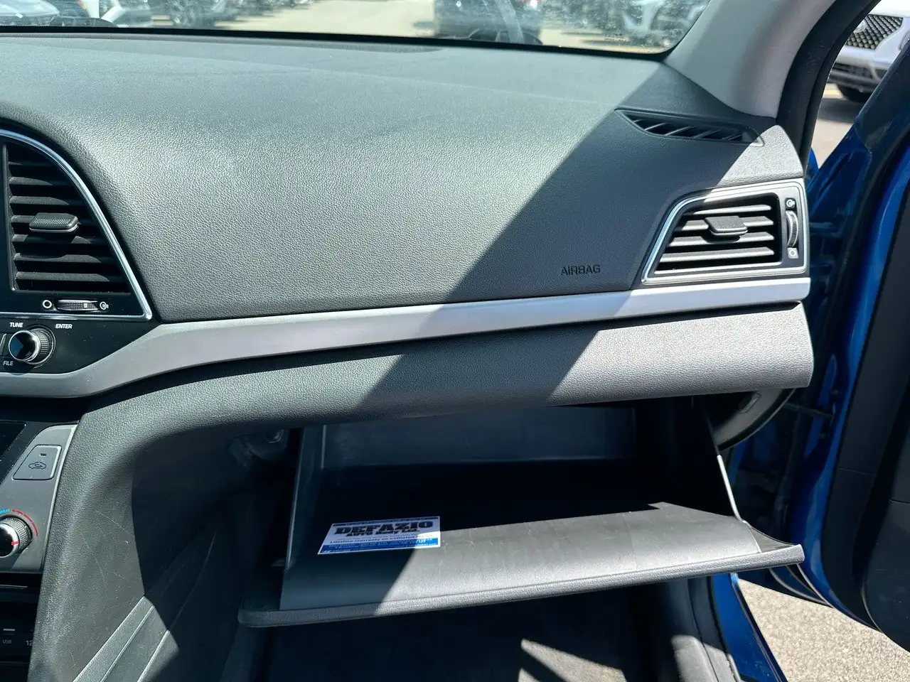 Hyundai ELANTRA снимка Hyundai ELANTRA
