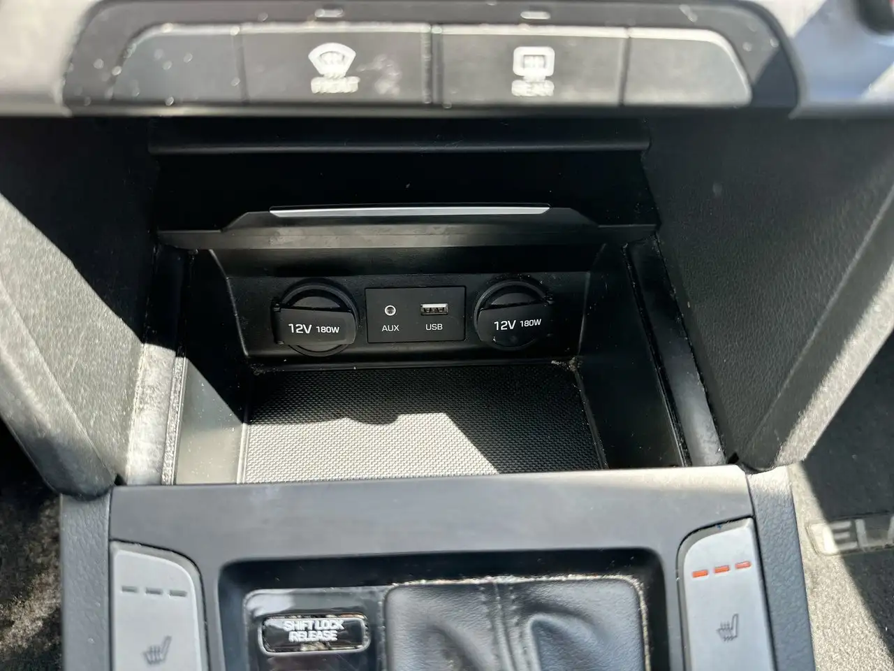 Hyundai ELANTRA снимка Hyundai ELANTRA