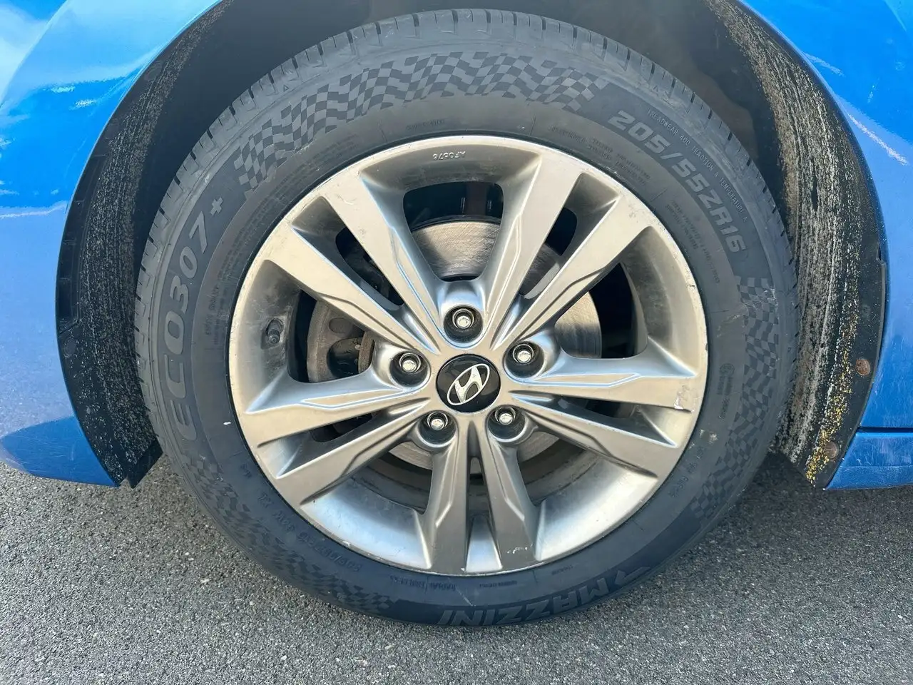 Hyundai ELANTRA снимка Hyundai ELANTRA