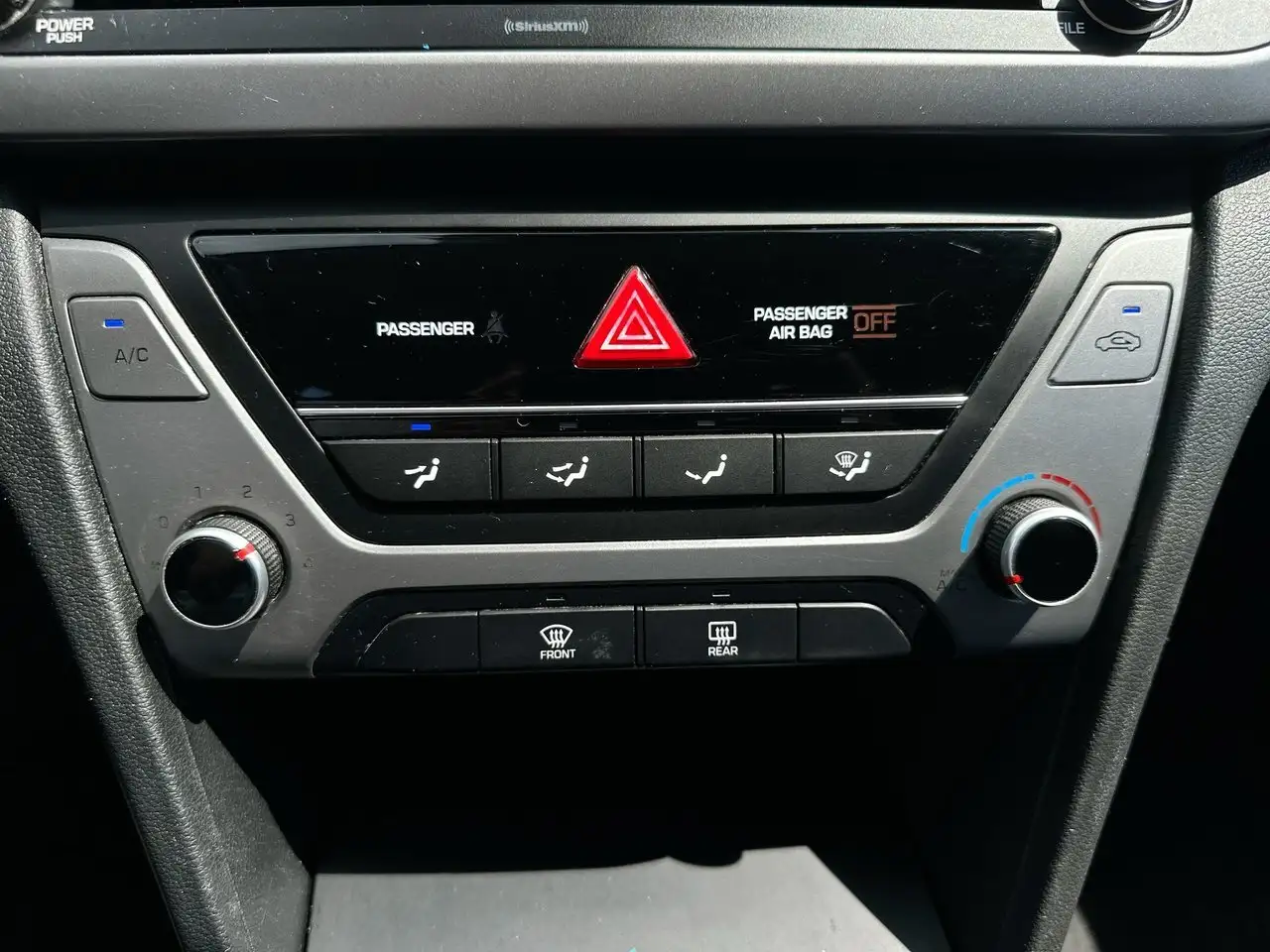 Hyundai ELANTRA снимка Hyundai ELANTRA