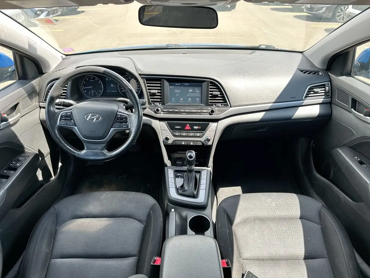 Hyundai ELANTRA снимка Hyundai ELANTRA