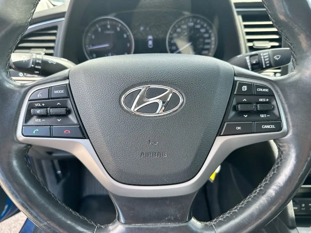 Hyundai ELANTRA снимка Hyundai ELANTRA