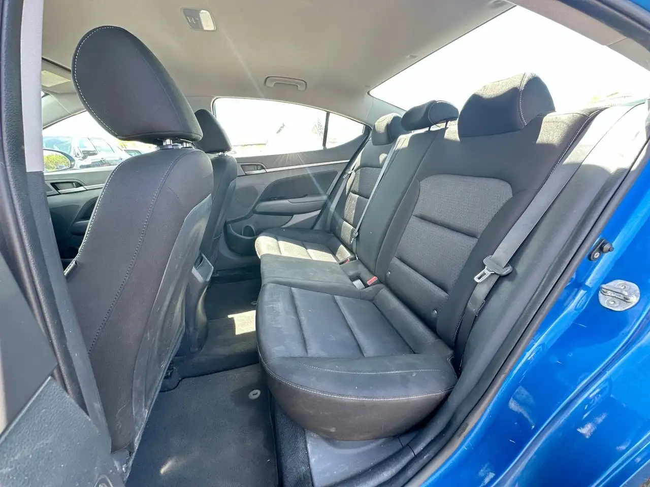 Hyundai ELANTRA снимка Hyundai ELANTRA