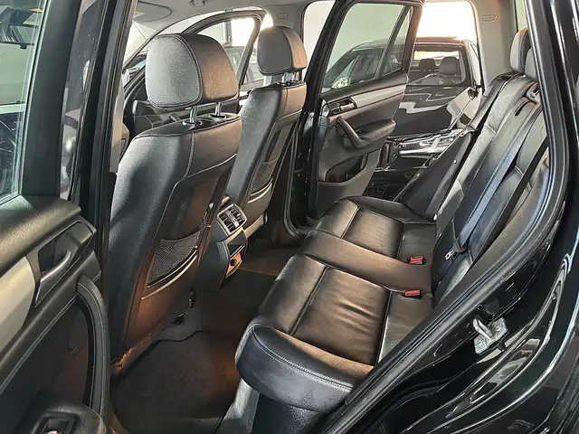BMW X3 view 14