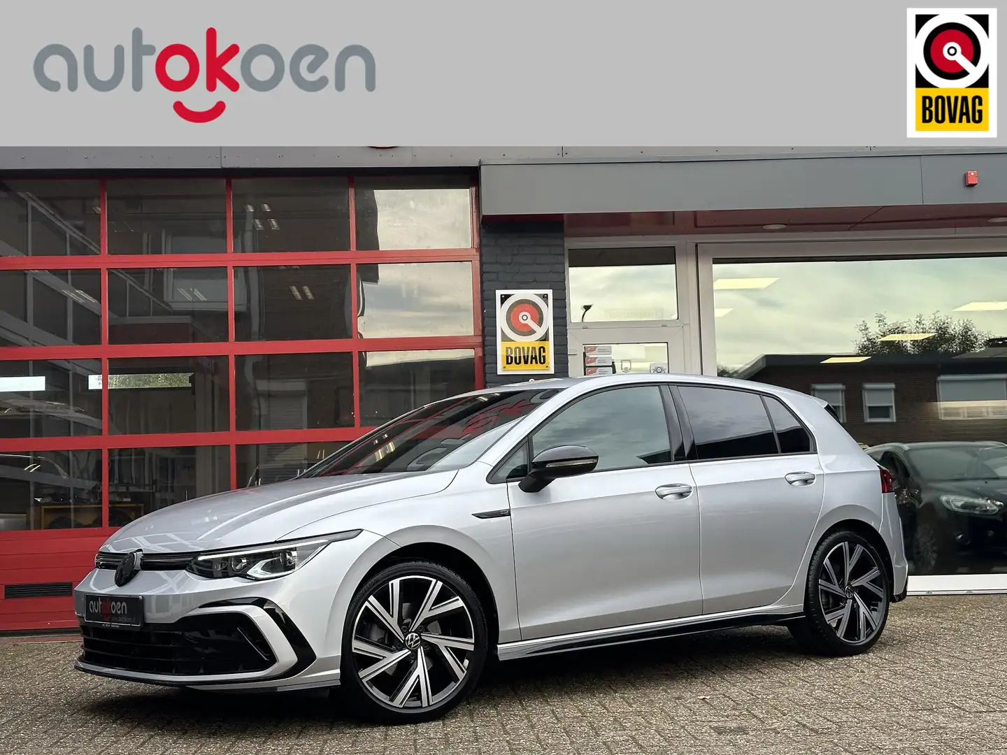 Volkswagen Golf 1.5 eTSI R-Line *ACC/NAVI/CAMERA* Grijs - 1