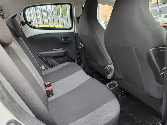 Citroen C1 view 11