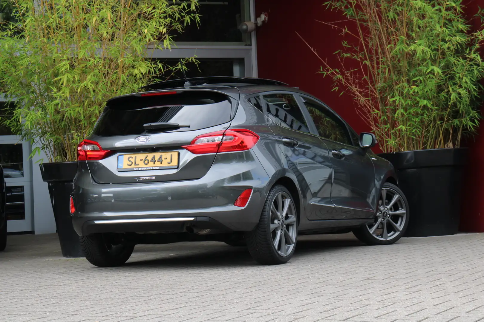 Ford Fiesta 1.0 EcoBoost Vignale Pano | Adapt. Cruise | Stoel+ Grijs - 2