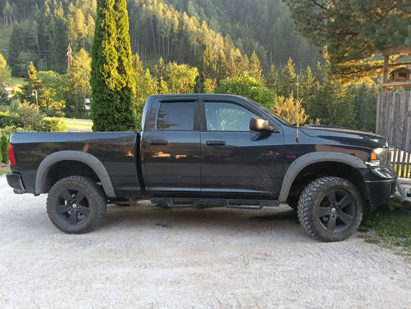 Dodge RAM Ram 1500 5.7 V8 Crew Cab MB LaRamie 395cv at8 Black - 1