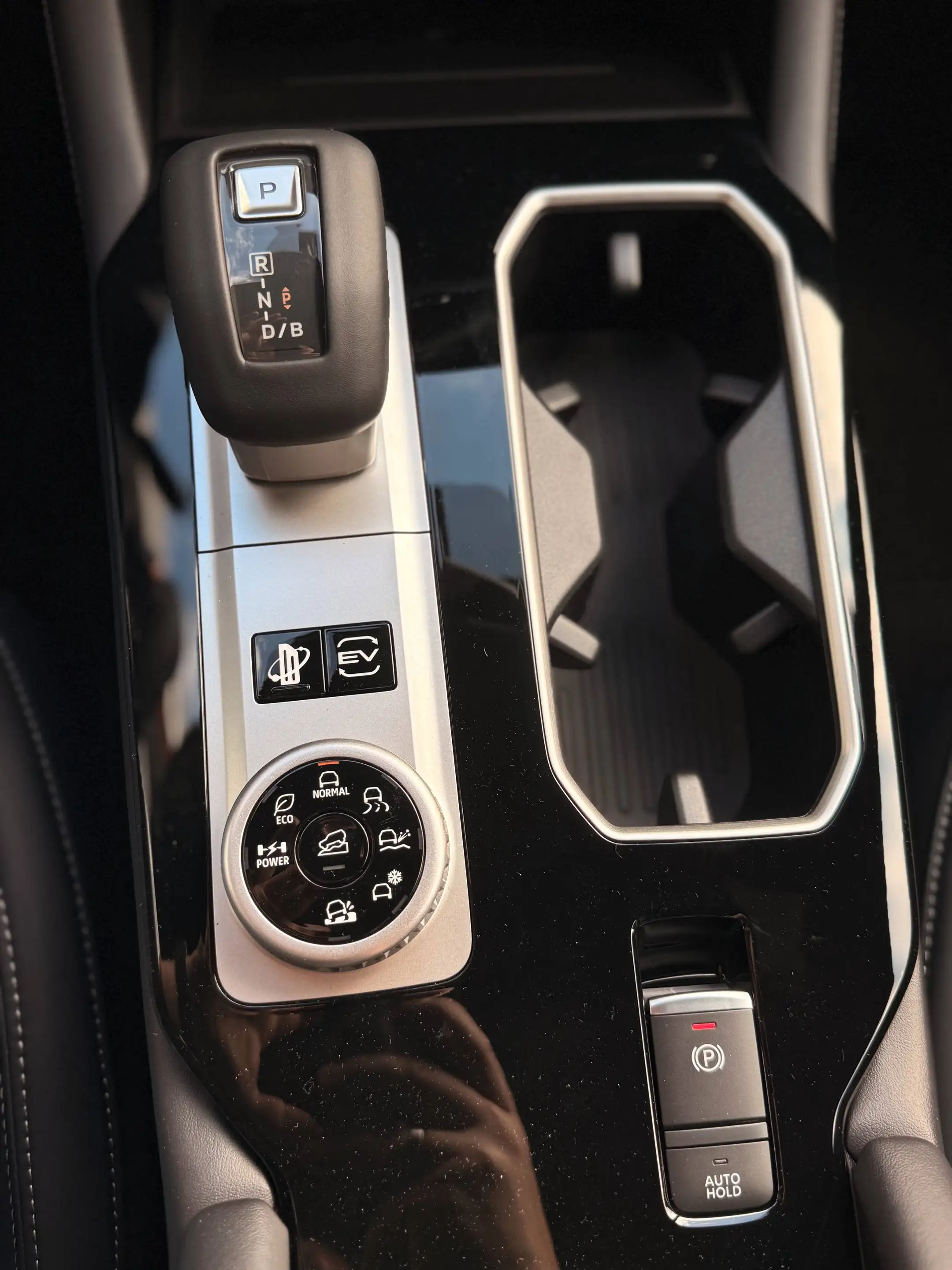 Mitsubishi Outlander 2.4 4WD PHEV Top Black #Massage+Sitzlüftung+HUD# — photo 29