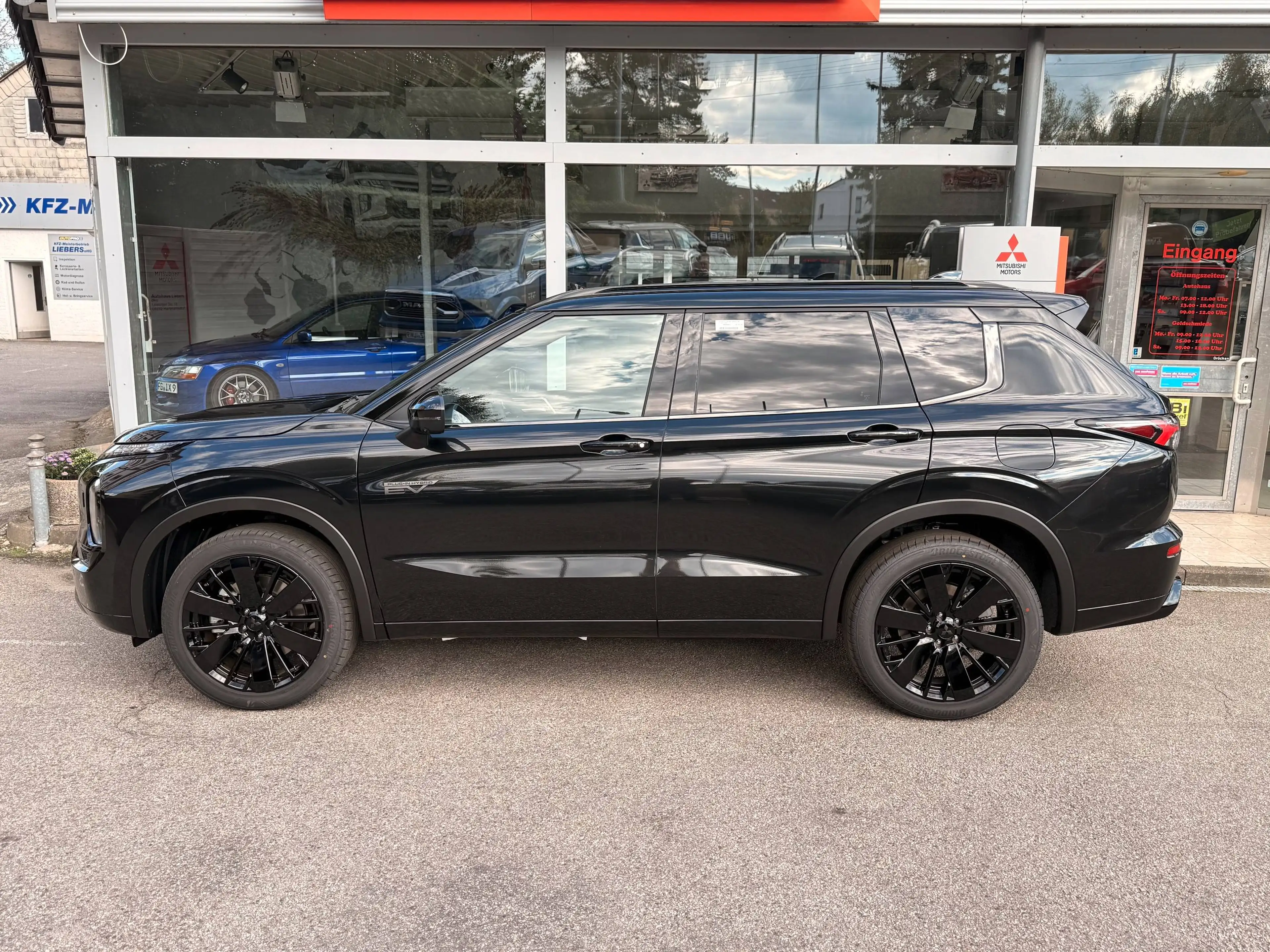 Mitsubishi Outlander 2.4 4WD PHEV Top Black #Massage+Sitzlüftung+HUD# — photo 2