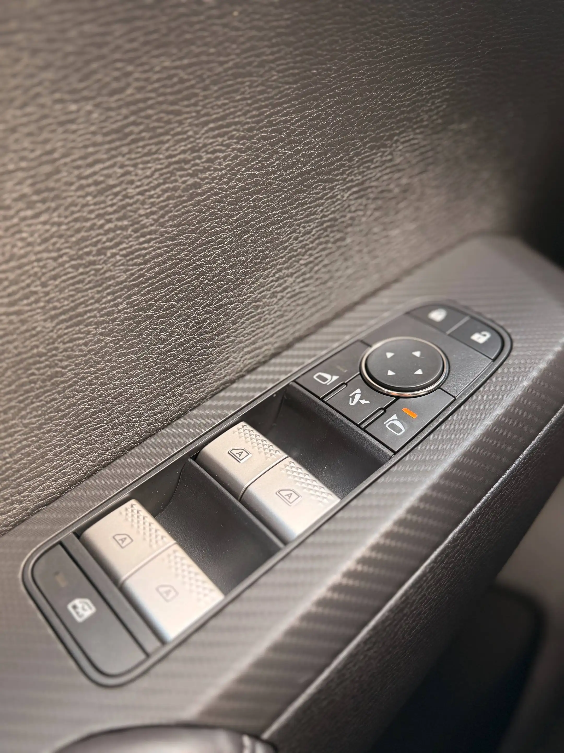 Mitsubishi Outlander 2.4 4WD PHEV Top Black #Massage+Sitzlüftung+HUD# — photo 17