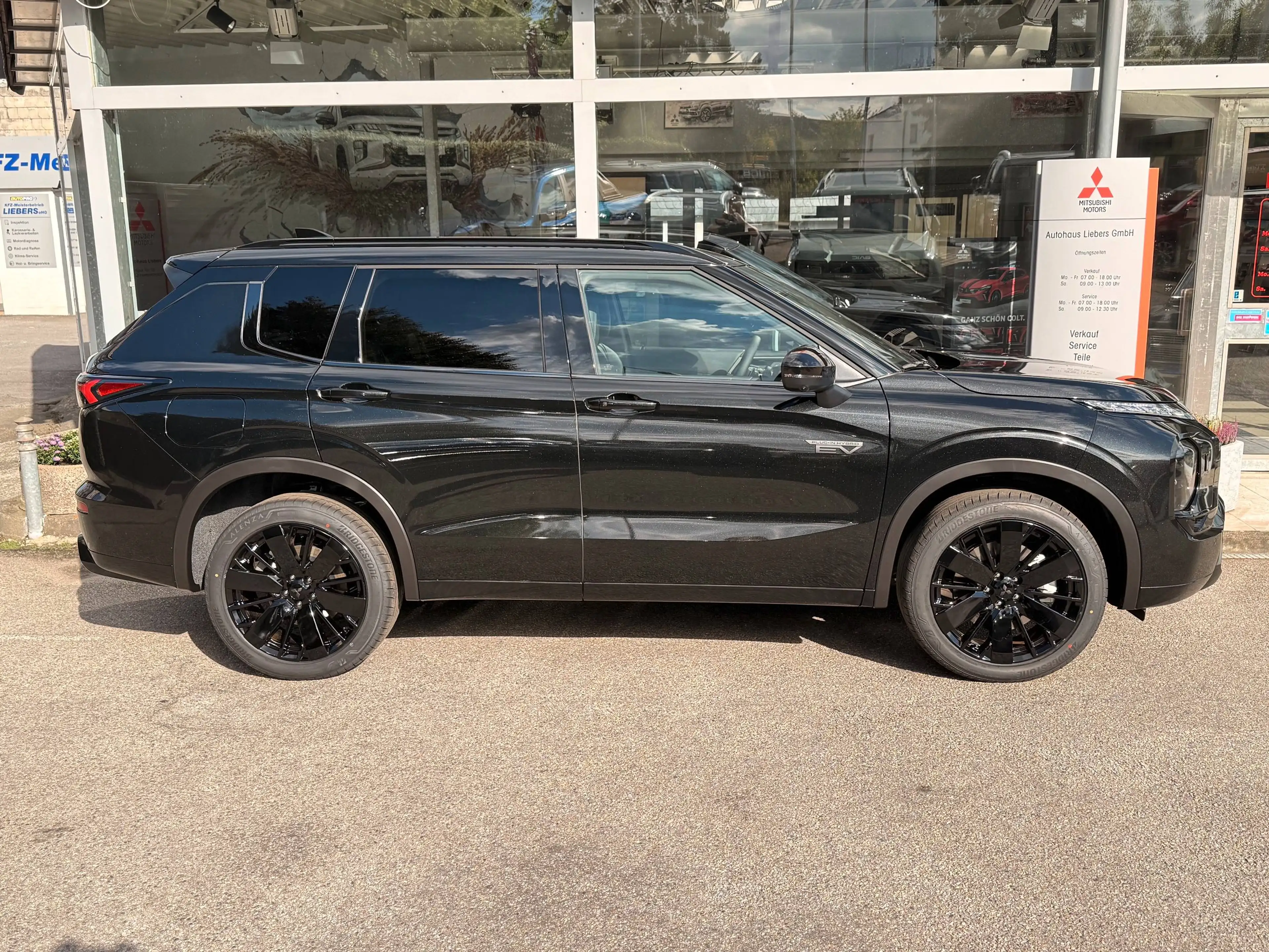 Mitsubishi Outlander 2.4 4WD PHEV Top Black #Massage+Sitzlüftung+HUD# — photo 4