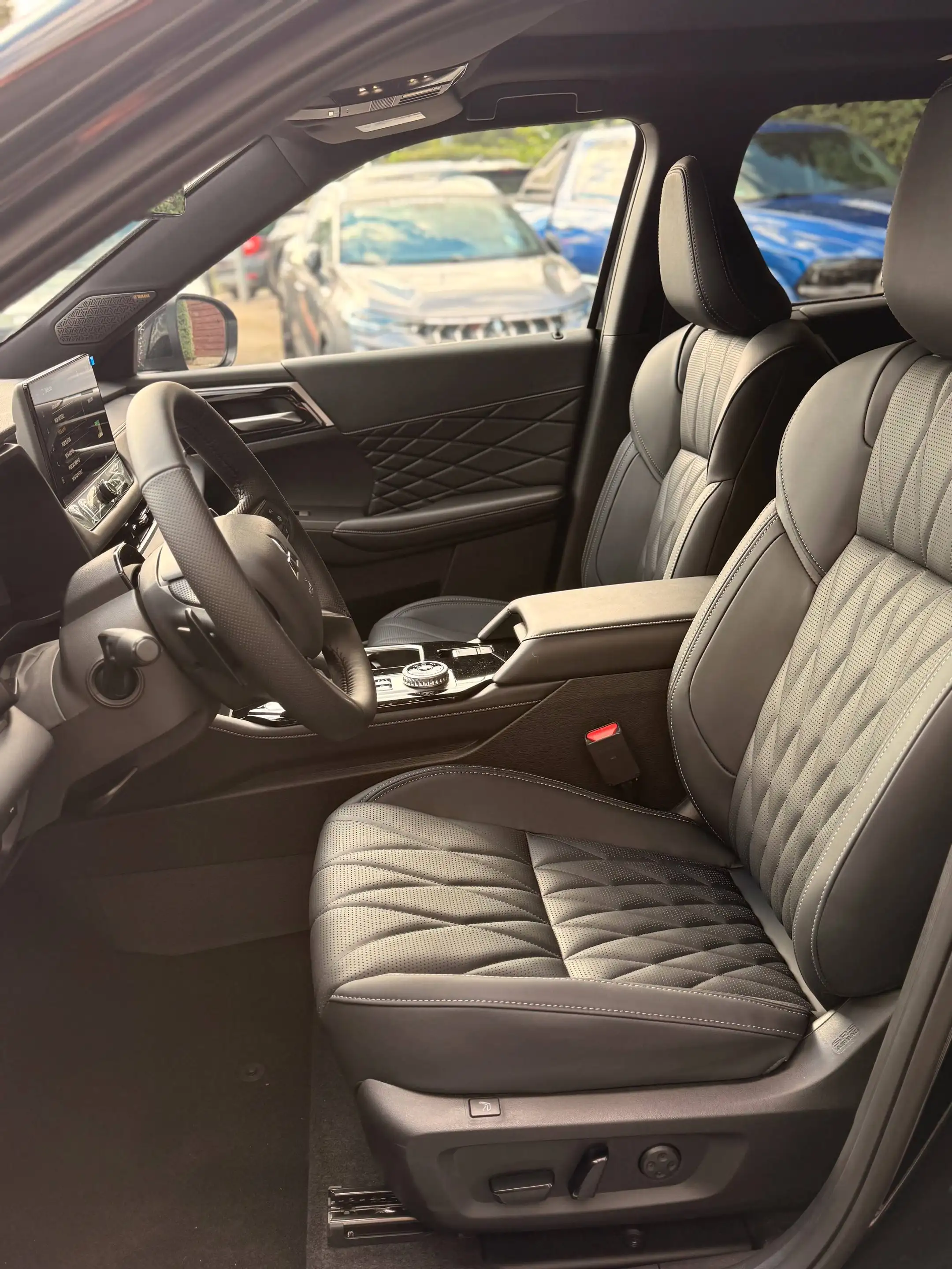 Mitsubishi Outlander 2.4 4WD PHEV Top Black #Massage+Sitzlüftung+HUD# — photo 7