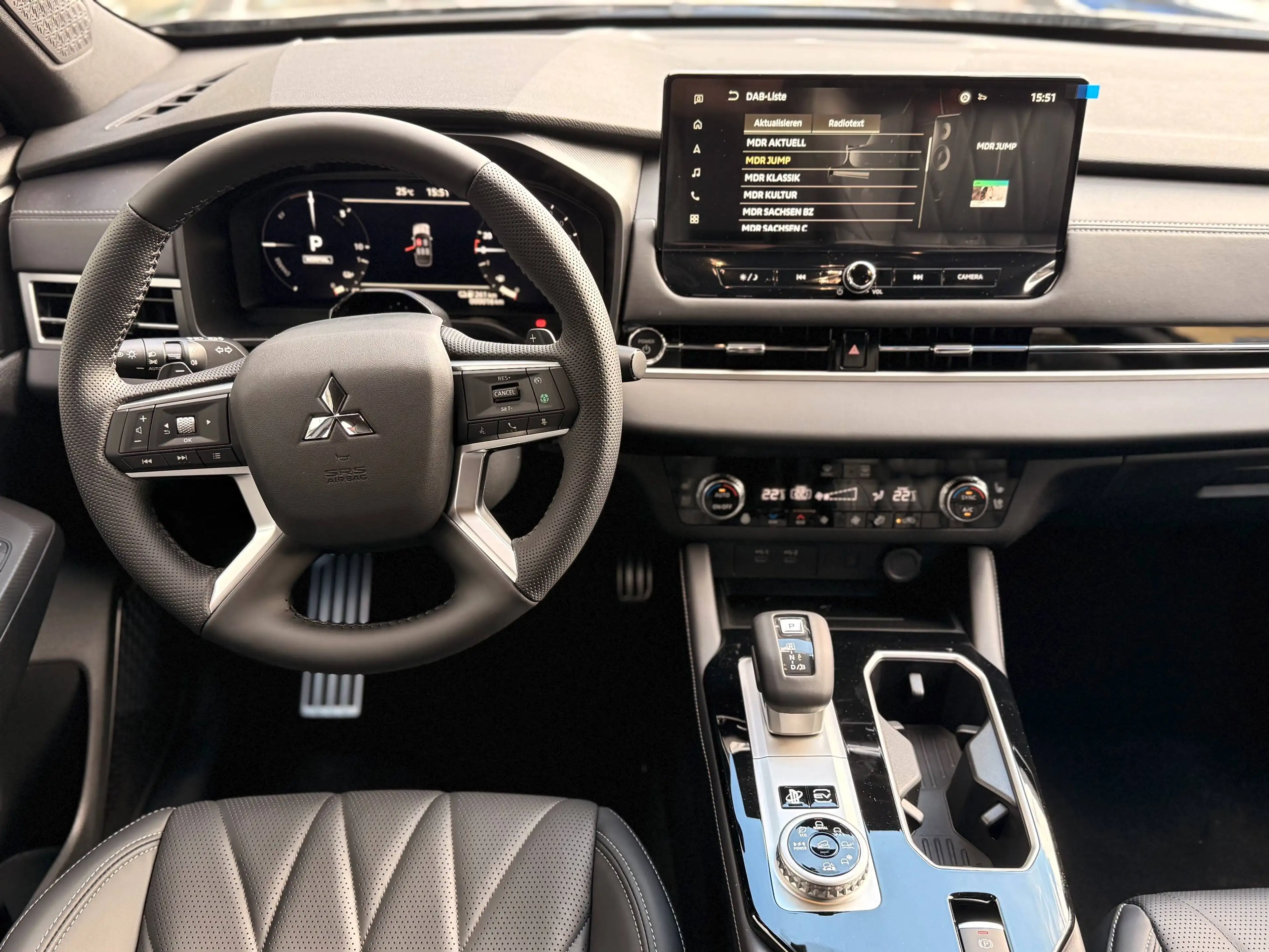 Mitsubishi Outlander 2.4 4WD PHEV Top Black #Massage+Sitzlüftung+HUD# — photo 8