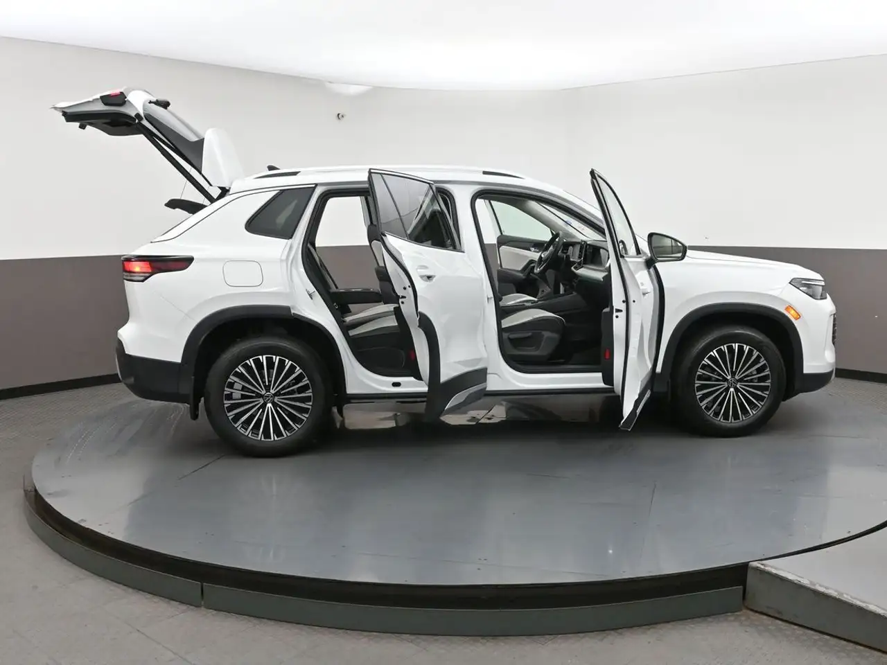 Volkswagen Tiguan снимка Volkswagen Tiguan