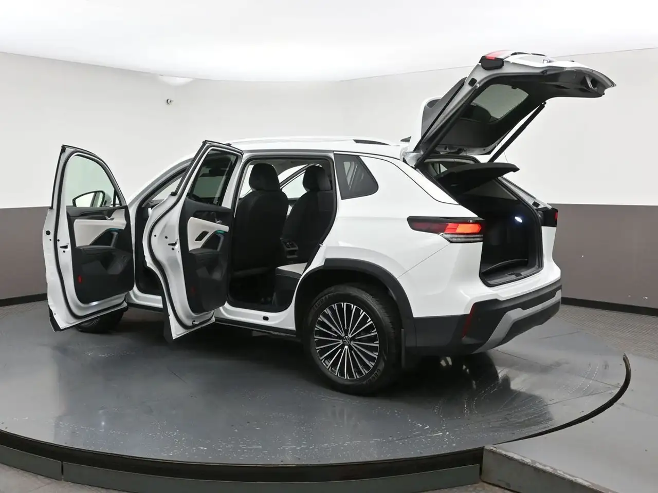 Volkswagen Tiguan снимка Volkswagen Tiguan