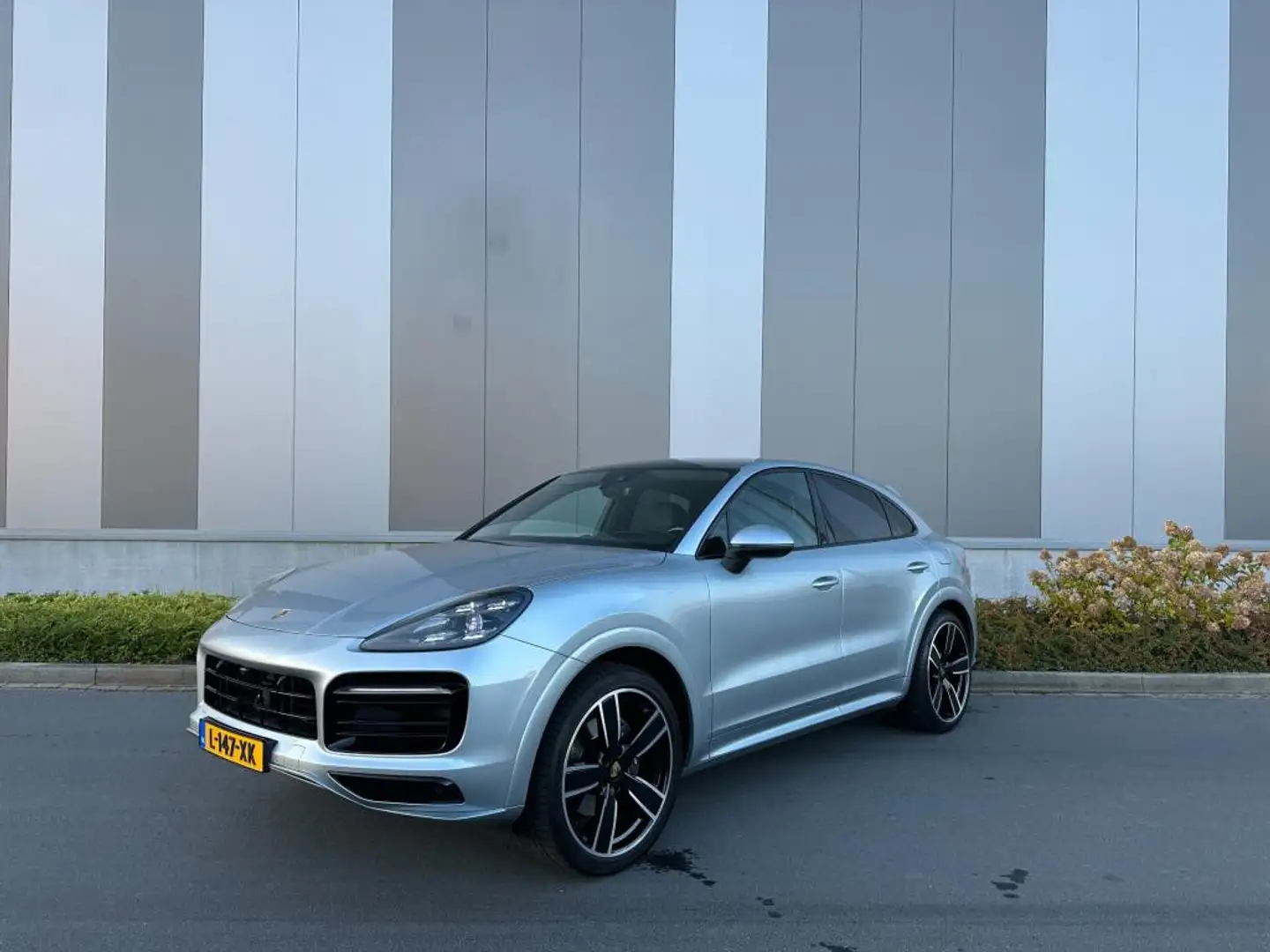 Porsche Cayenne Coupé 3.0 E-Hybrid panorama / dealer onderhouden / Grijs - 1