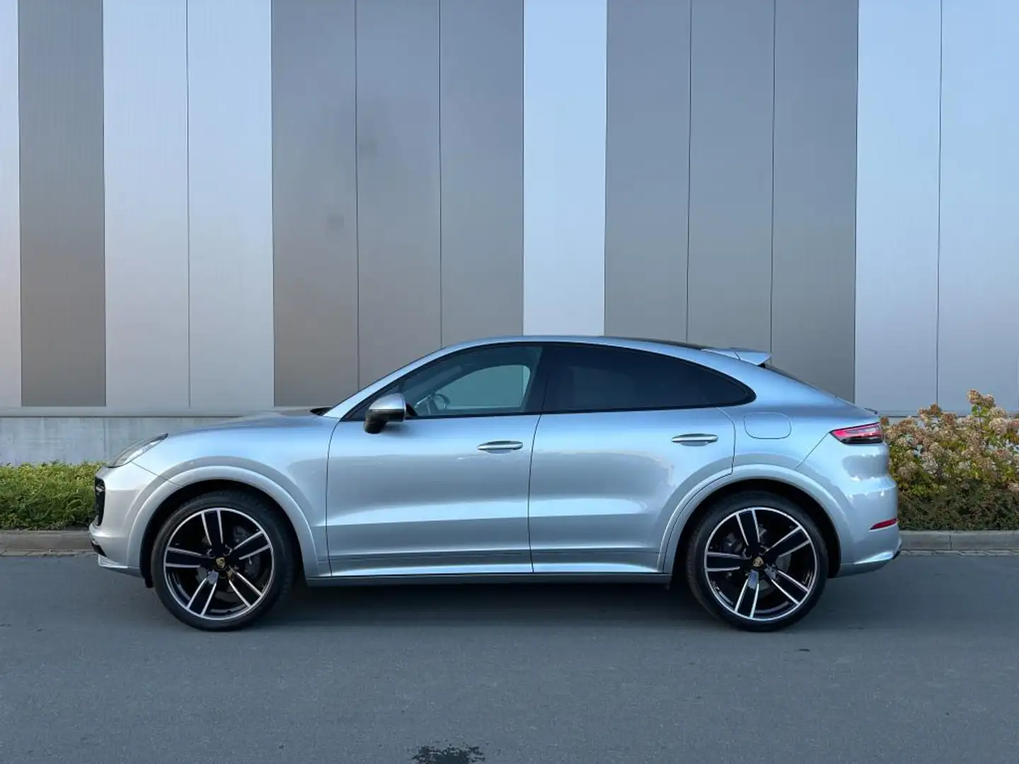Porsche Cayenne Coupé 3.0 E-Hybrid panorama / dealer onderhouden / Grijs - 2