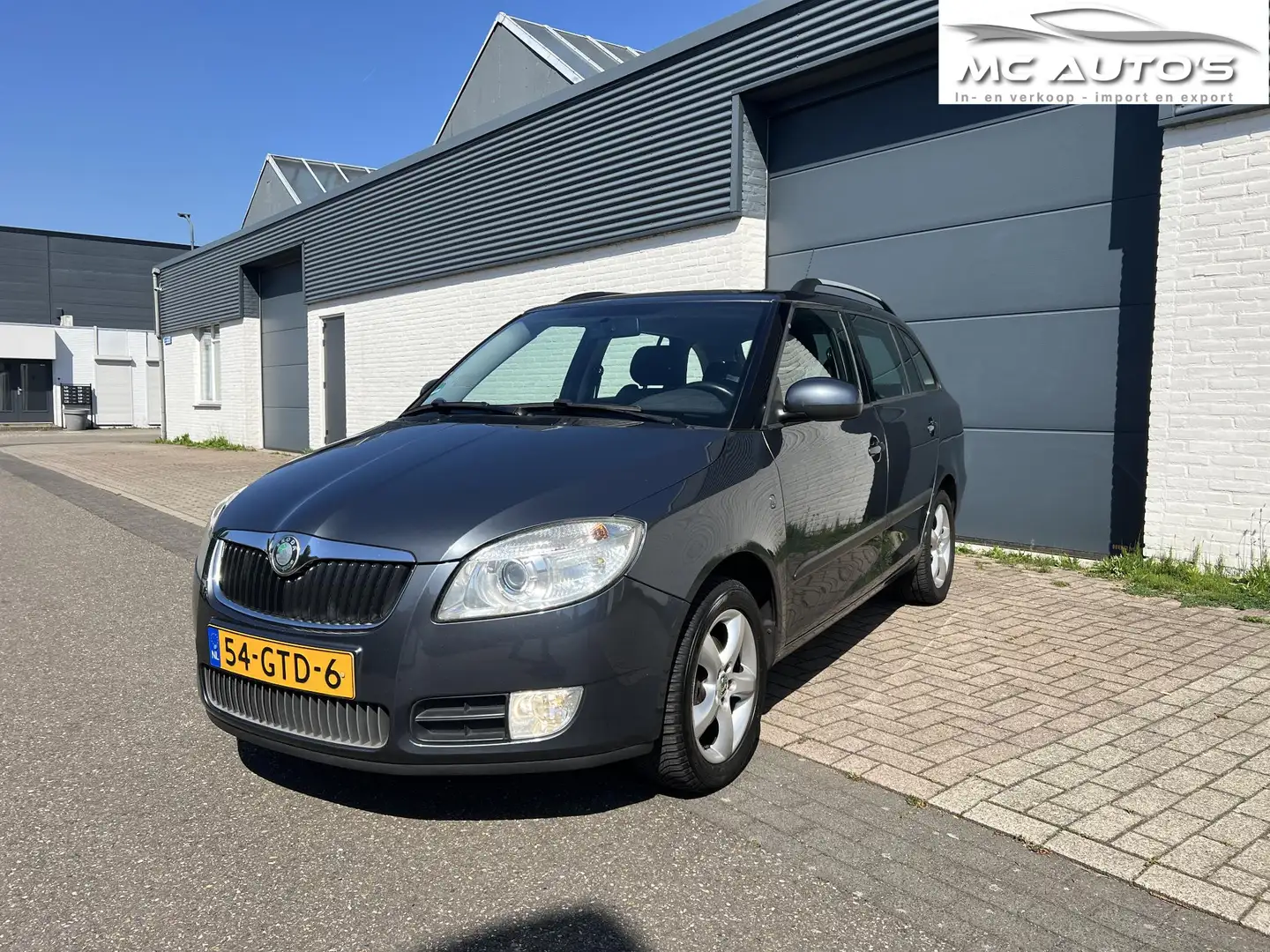 Skoda Fabia Combi 1.4-16V Sport Grijs - 1
