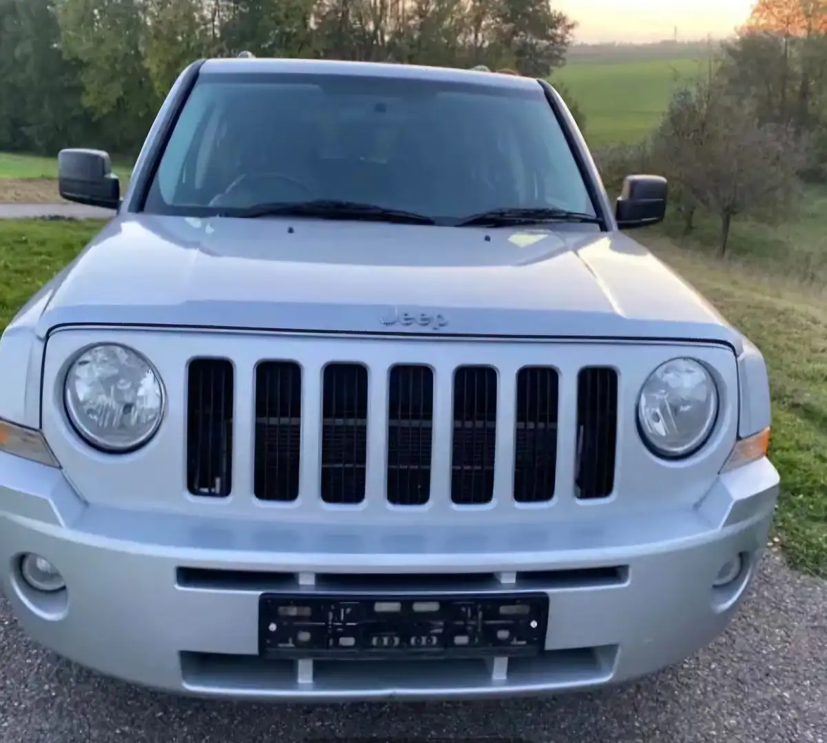 Jeep Patriot US Model Plateado - 1