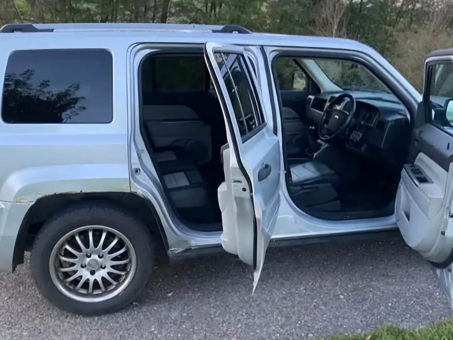 Jeep Patriot US Model Plateado - 2