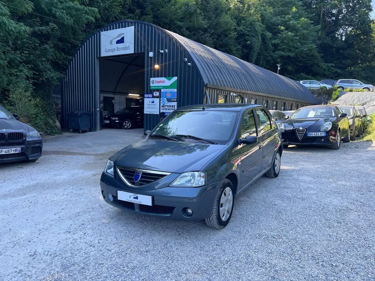 Dacia Logan 1.6 MPI 90cv 2ème main Gris - 1