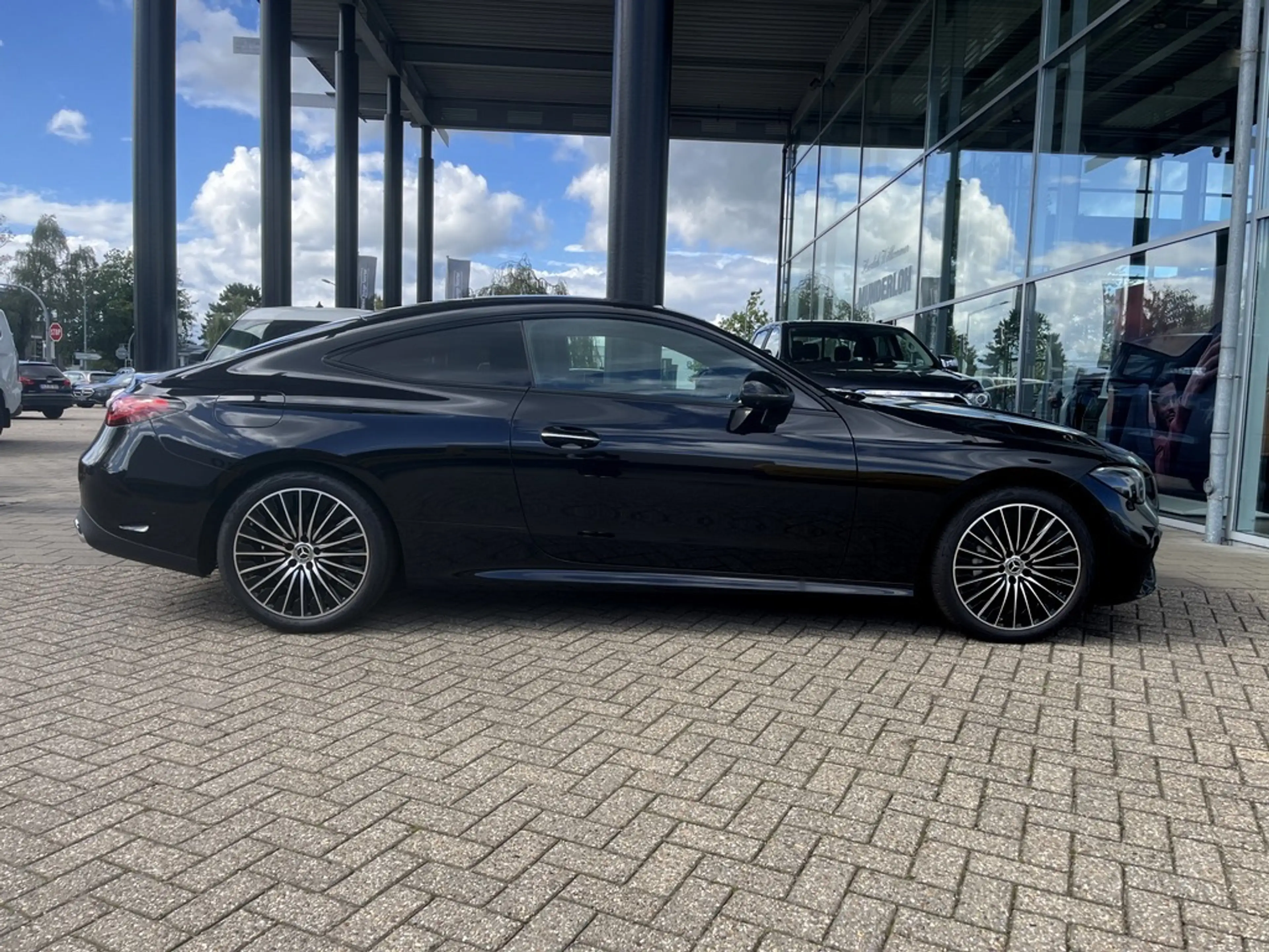 Mercedes-Benz CLE 300 4MATIC Coupé AMG Line Premium 360°+ACC — photo 4
