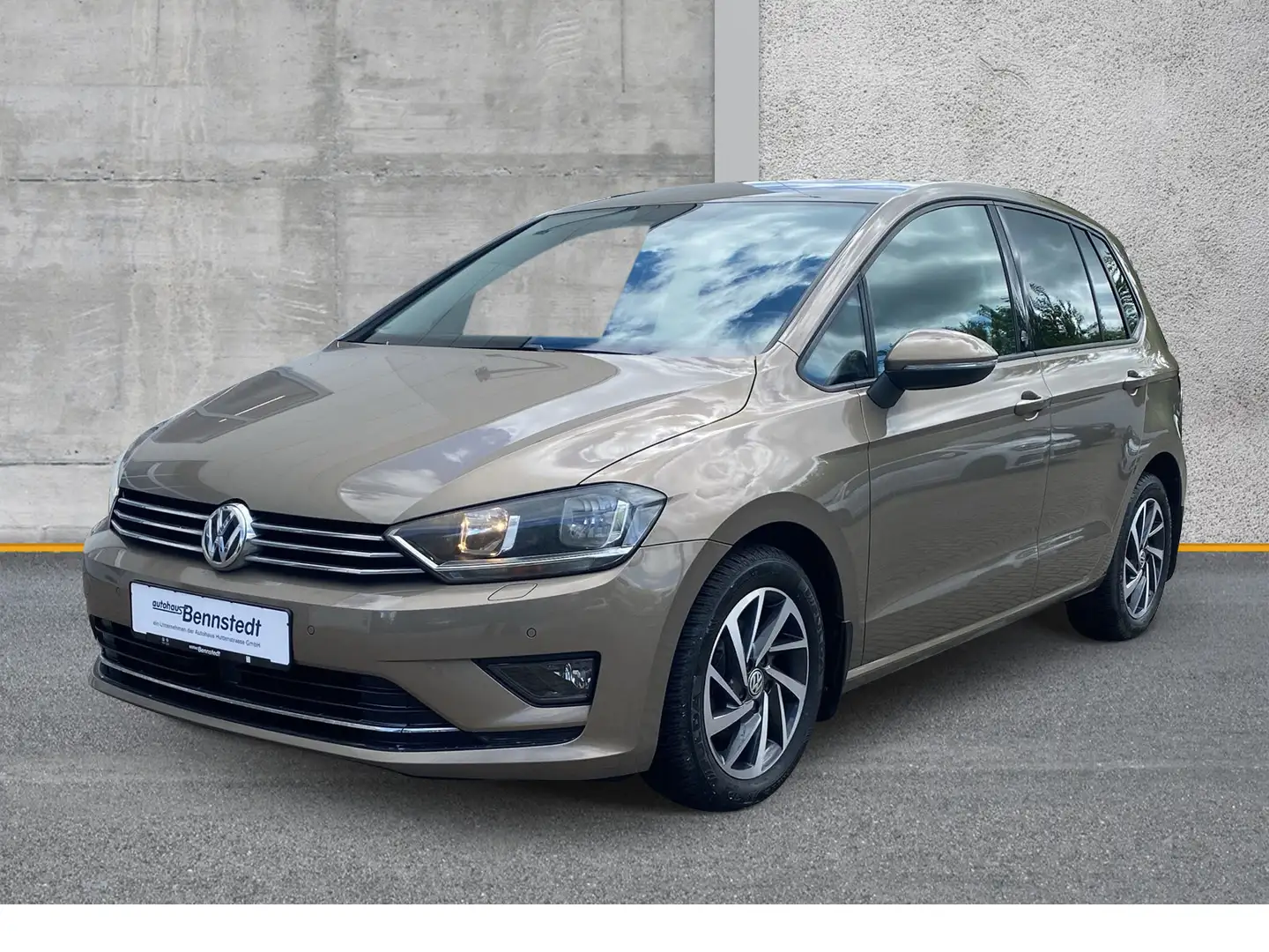 Volkswagen Golf Sportsvan 1.2 TSI DSG Sound KAMERA APP BLIND SPOT NAVI Zlatna - 1
