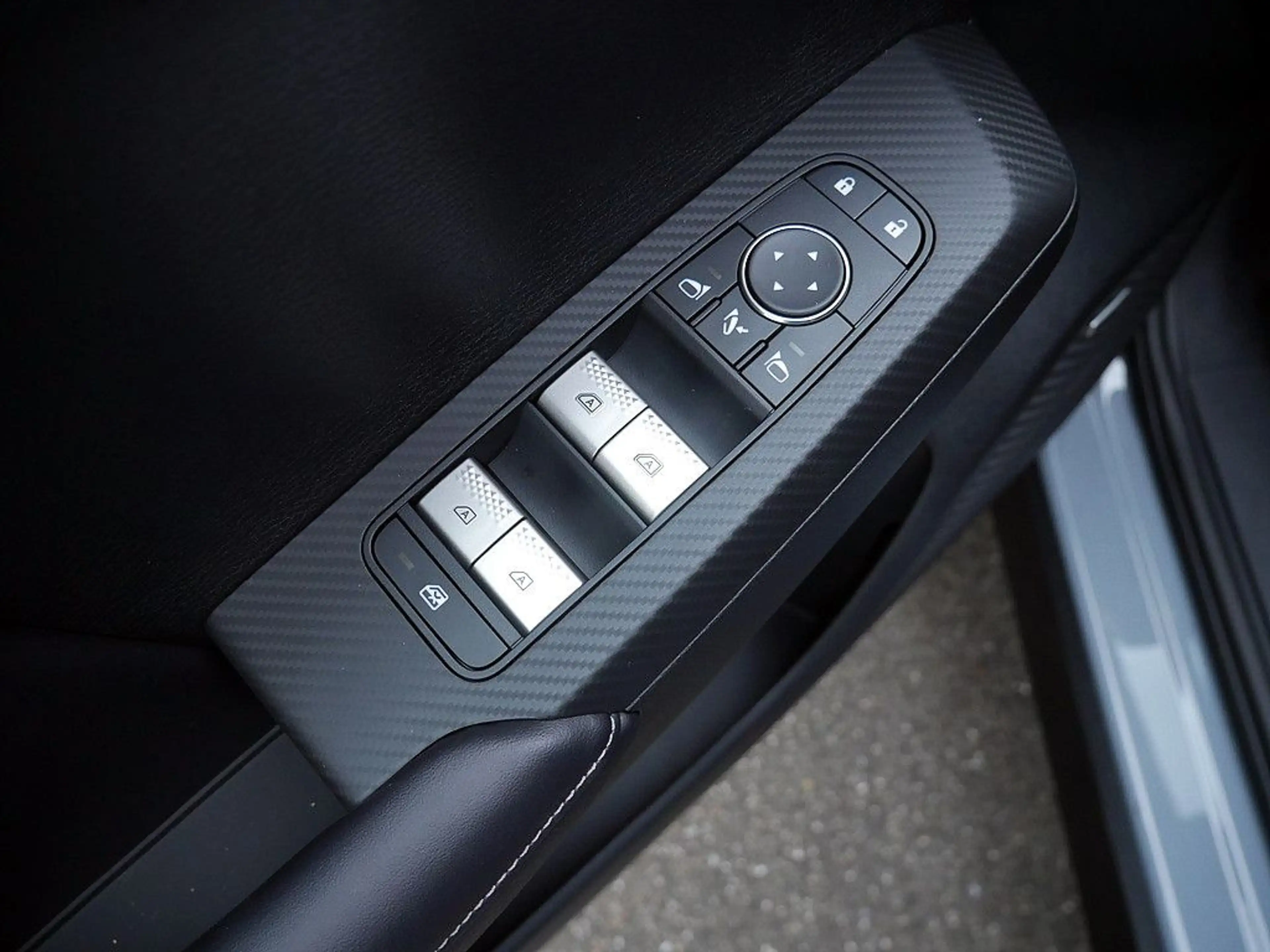 Mitsubishi Outlander 2.4 PHEV Select 4WD STANDHZ LED 360° — photo 10