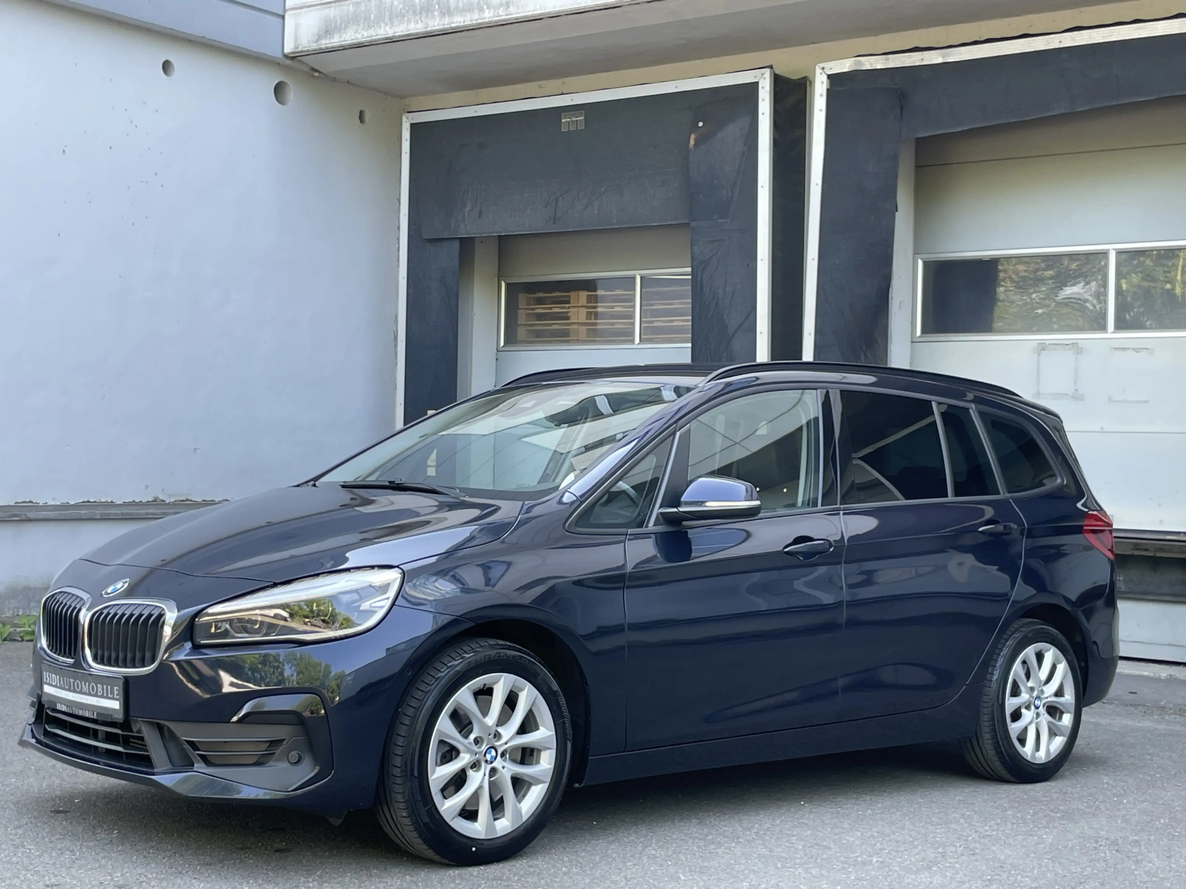 BMW 220 xDrive Advantage 7-Sitzer LED — photo 2