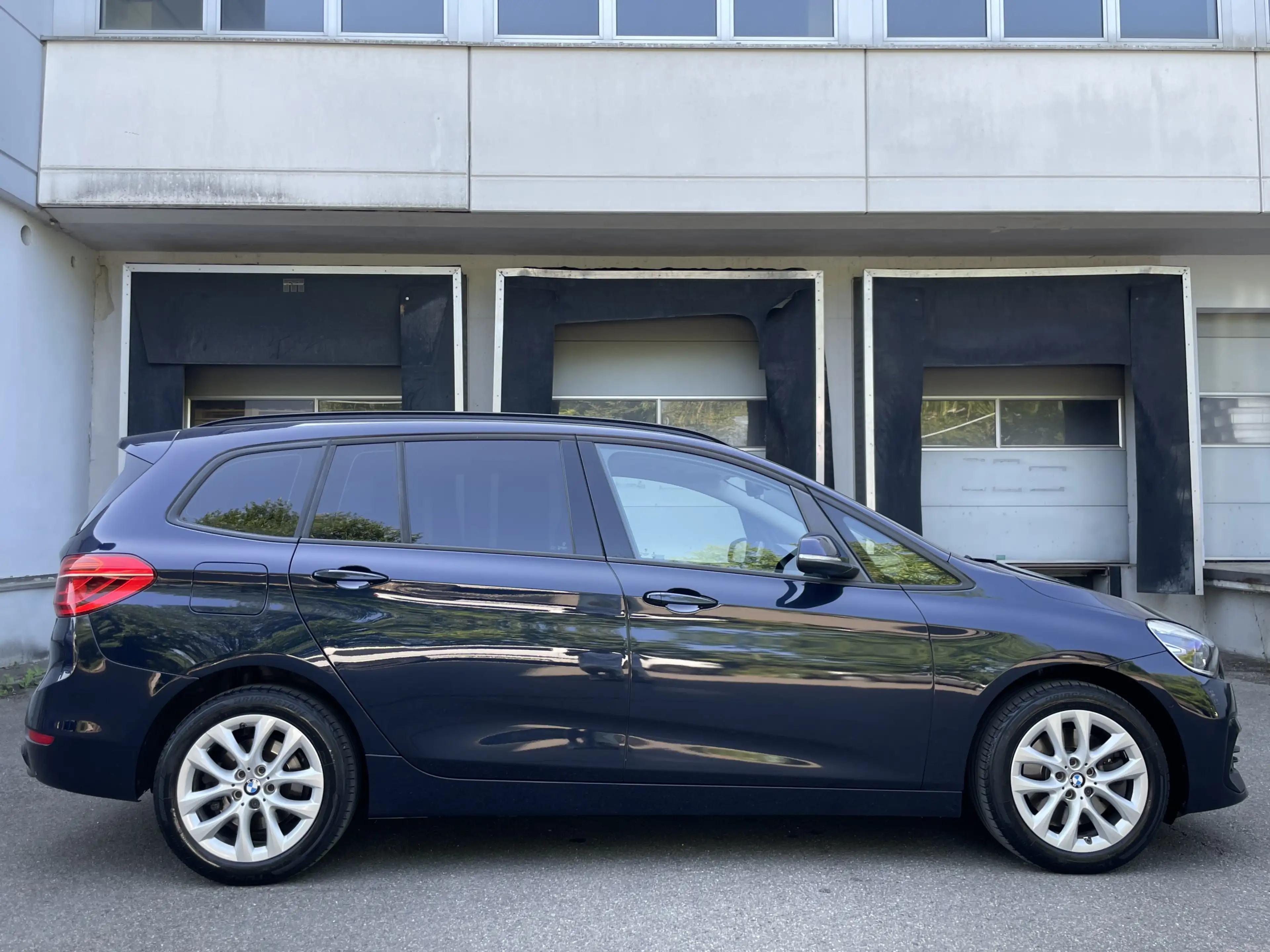 BMW 220 xDrive Advantage 7-Sitzer LED — photo 7