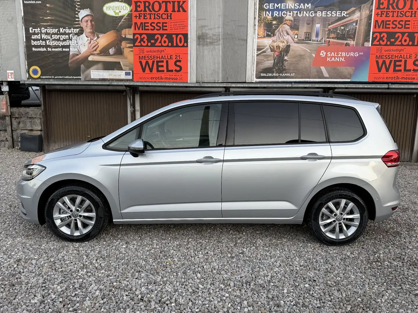 Volkswagen Touran 1.6 TDI BMT Comfortline Silber - 2