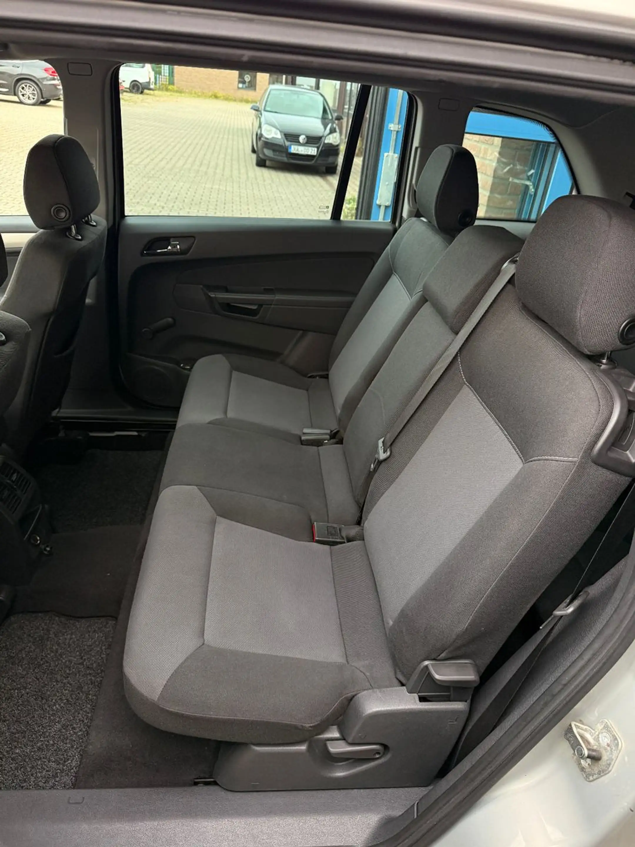 Opel Zafira B Innovation/Aut./Navi/Freispr./PDC Vo-Hi — photo 13