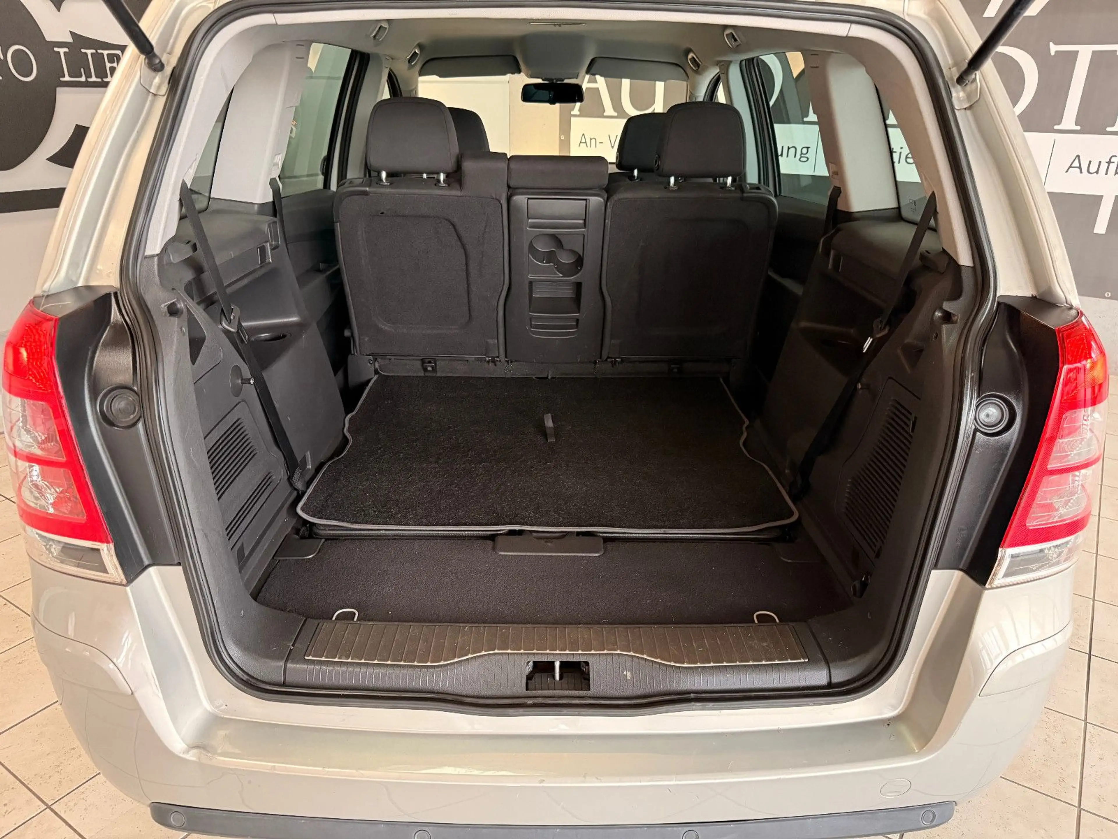 Opel Zafira B Innovation/Aut./Navi/Freispr./PDC Vo-Hi — photo 4