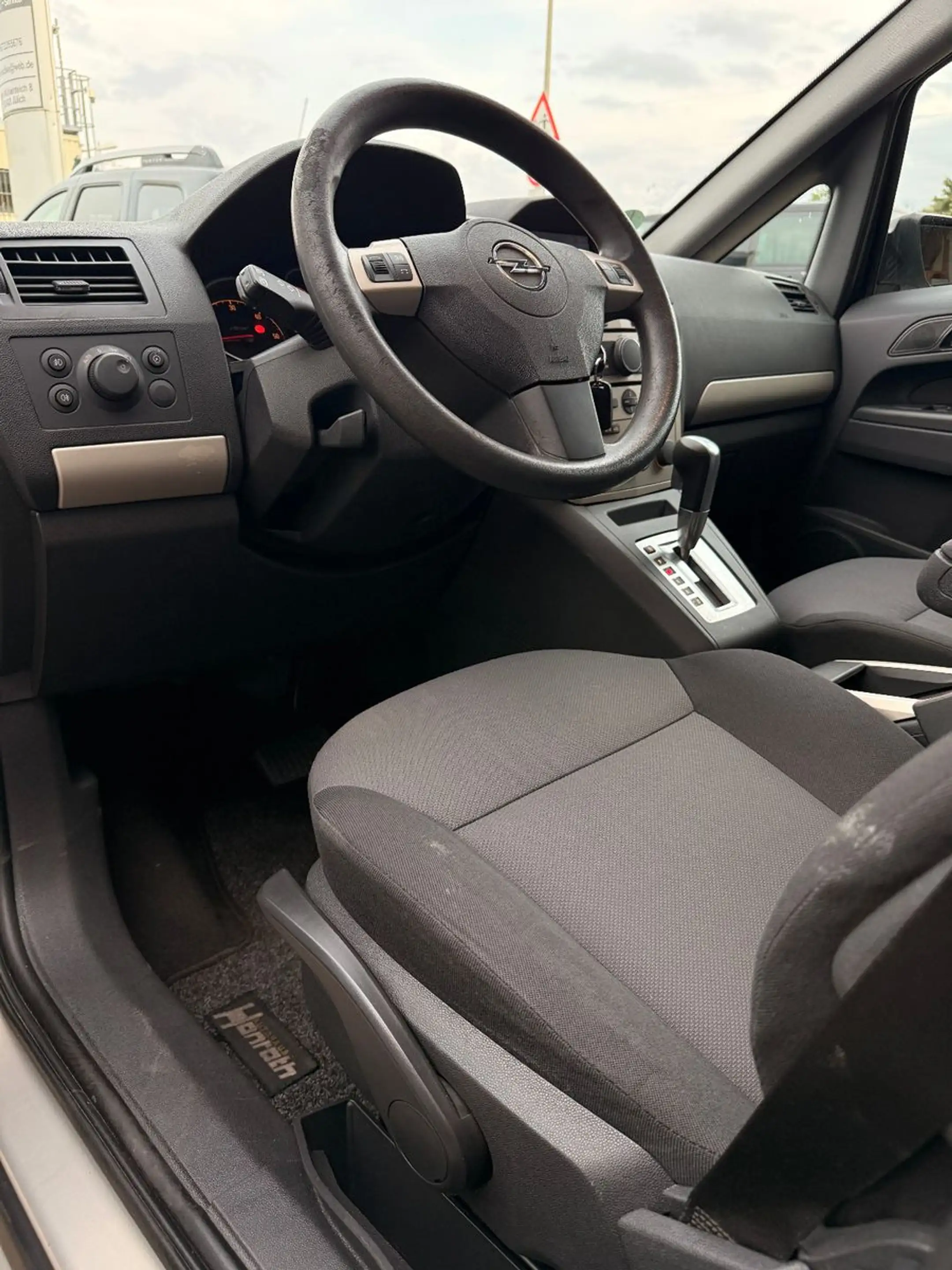 Opel Zafira B Innovation/Aut./Navi/Freispr./PDC Vo-Hi — photo 12