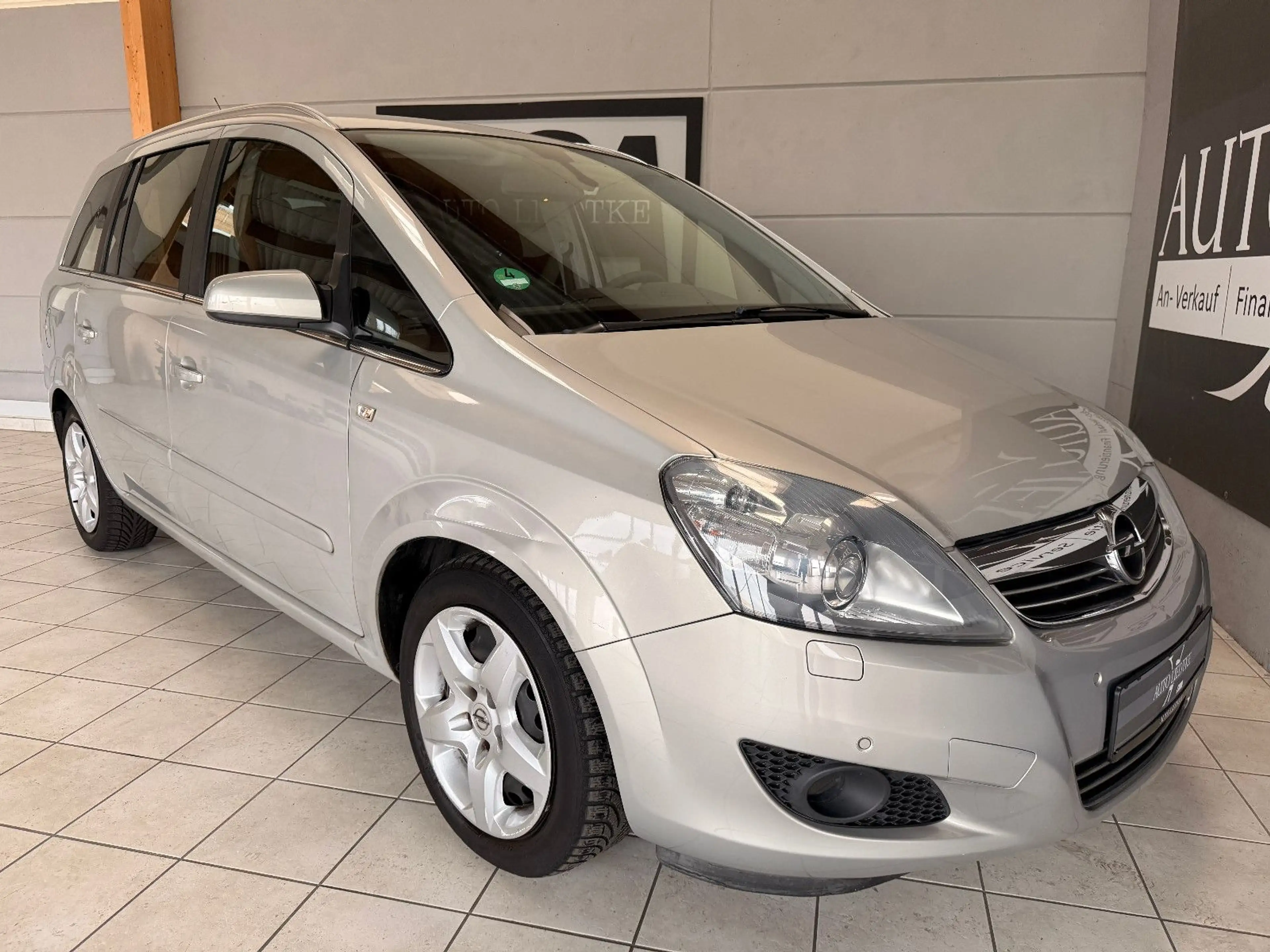 Opel Zafira B Innovation/Aut./Navi/Freispr./PDC Vo-Hi — photo 7