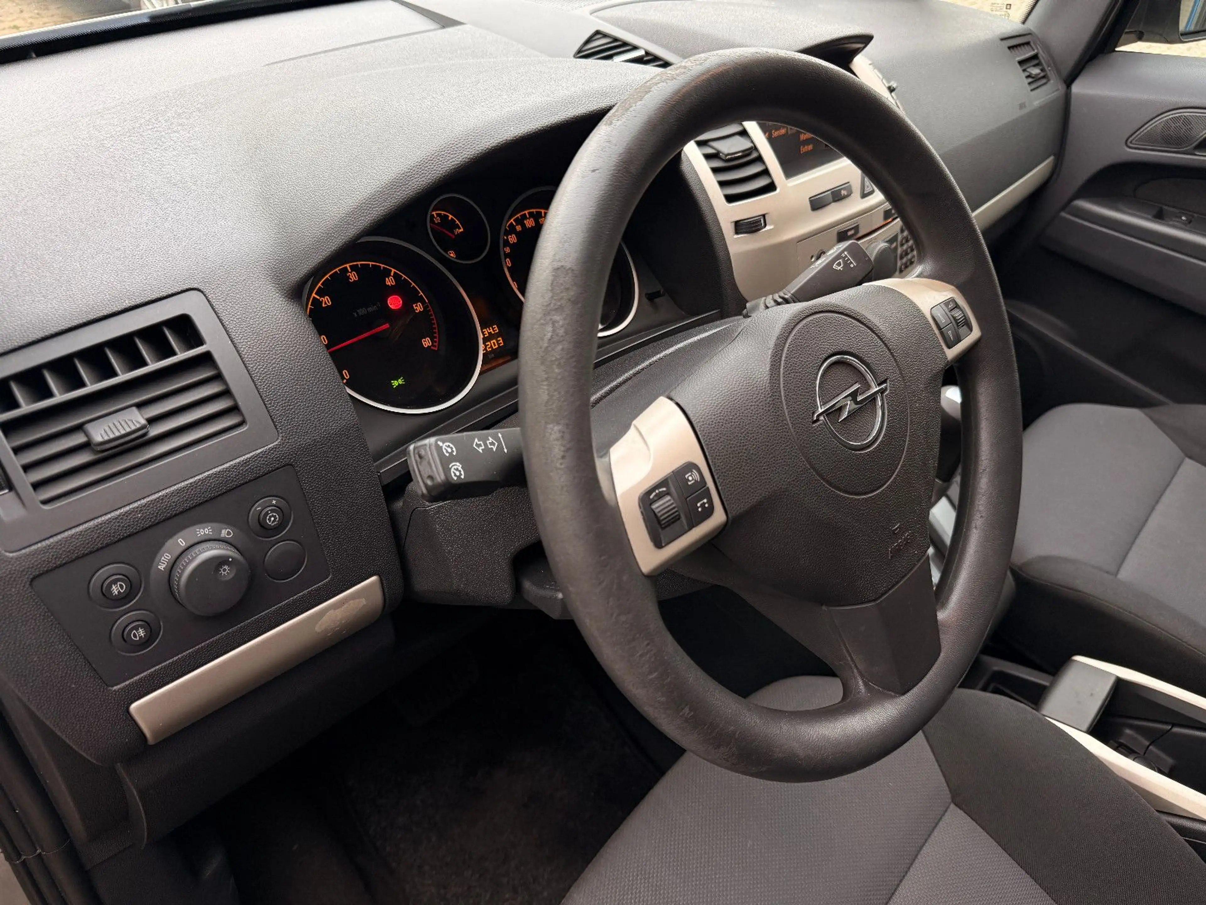 Opel Zafira B Innovation/Aut./Navi/Freispr./PDC Vo-Hi — photo 9