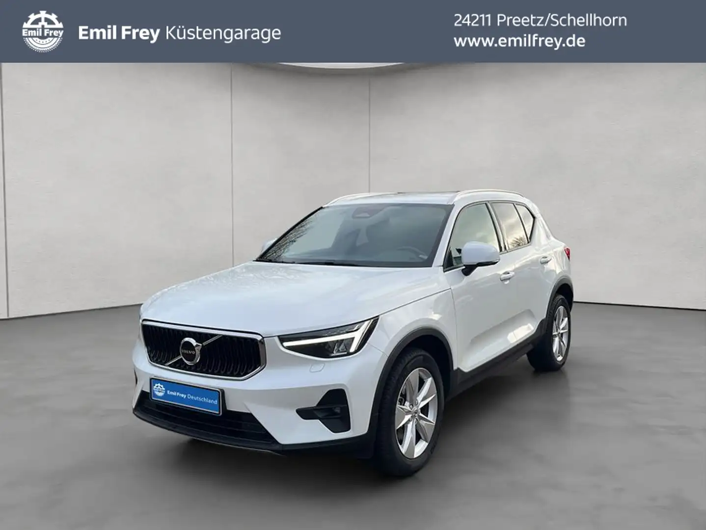 Volvo XC40 XC40 B3 B DKG Core Autom AHK RFK Navi LED GRA Weiß - 1