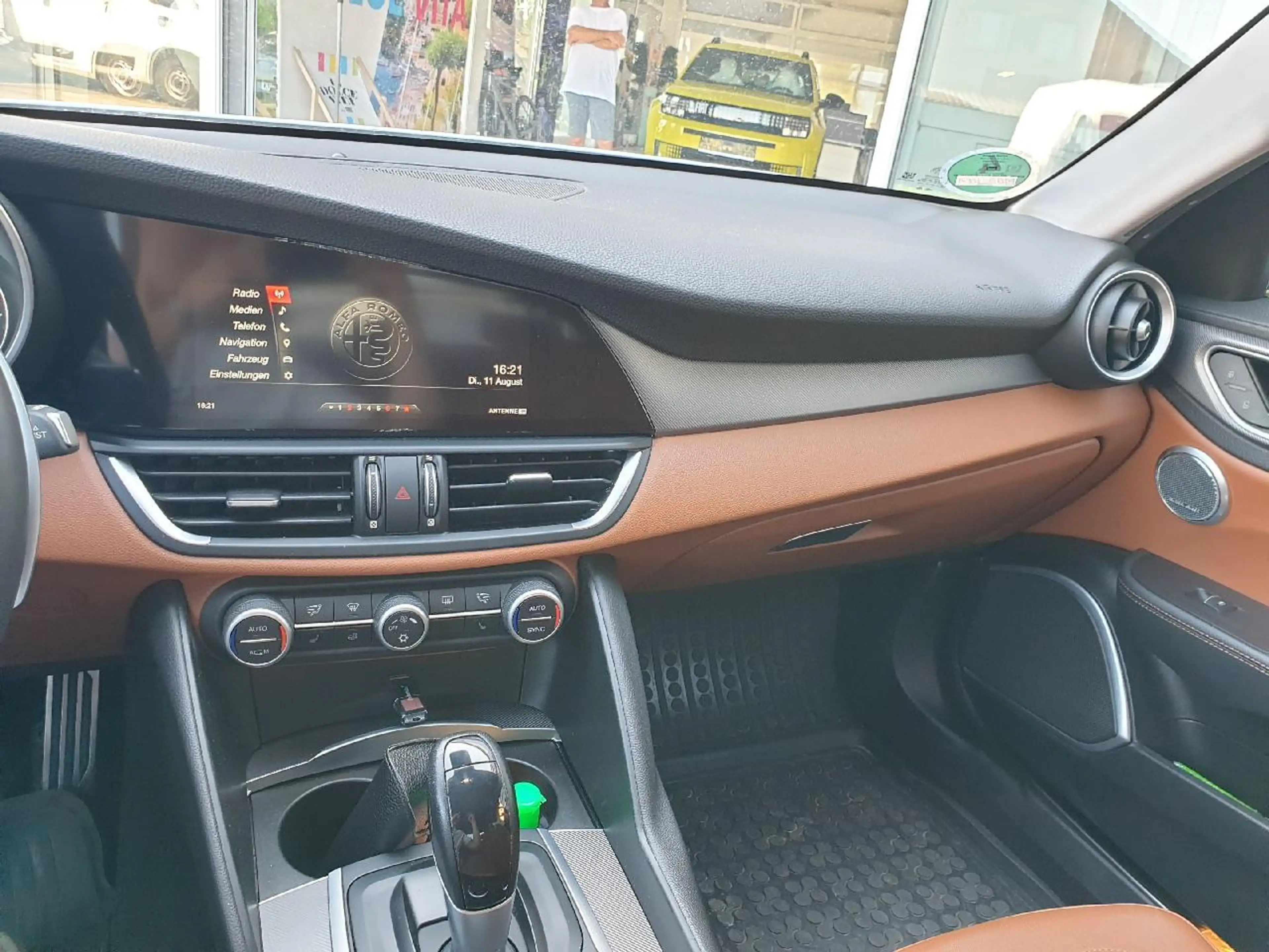 Alfa Romeo Giulia Veloce Q4 — photo 13