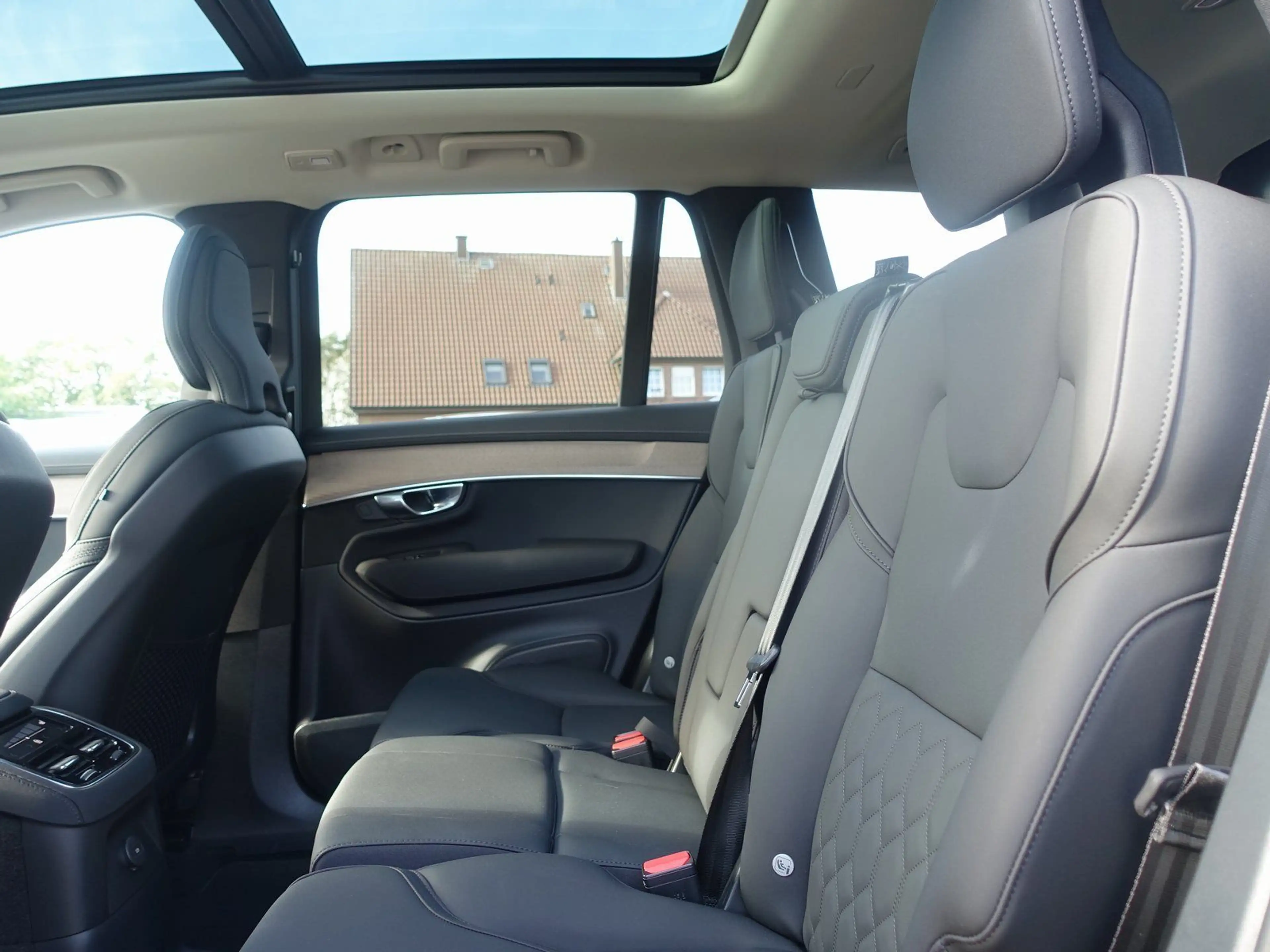 Volvo XC90 Plus Dark T8 AWD Plug-in/HUD/FourC/Pano/AHK — photo 10