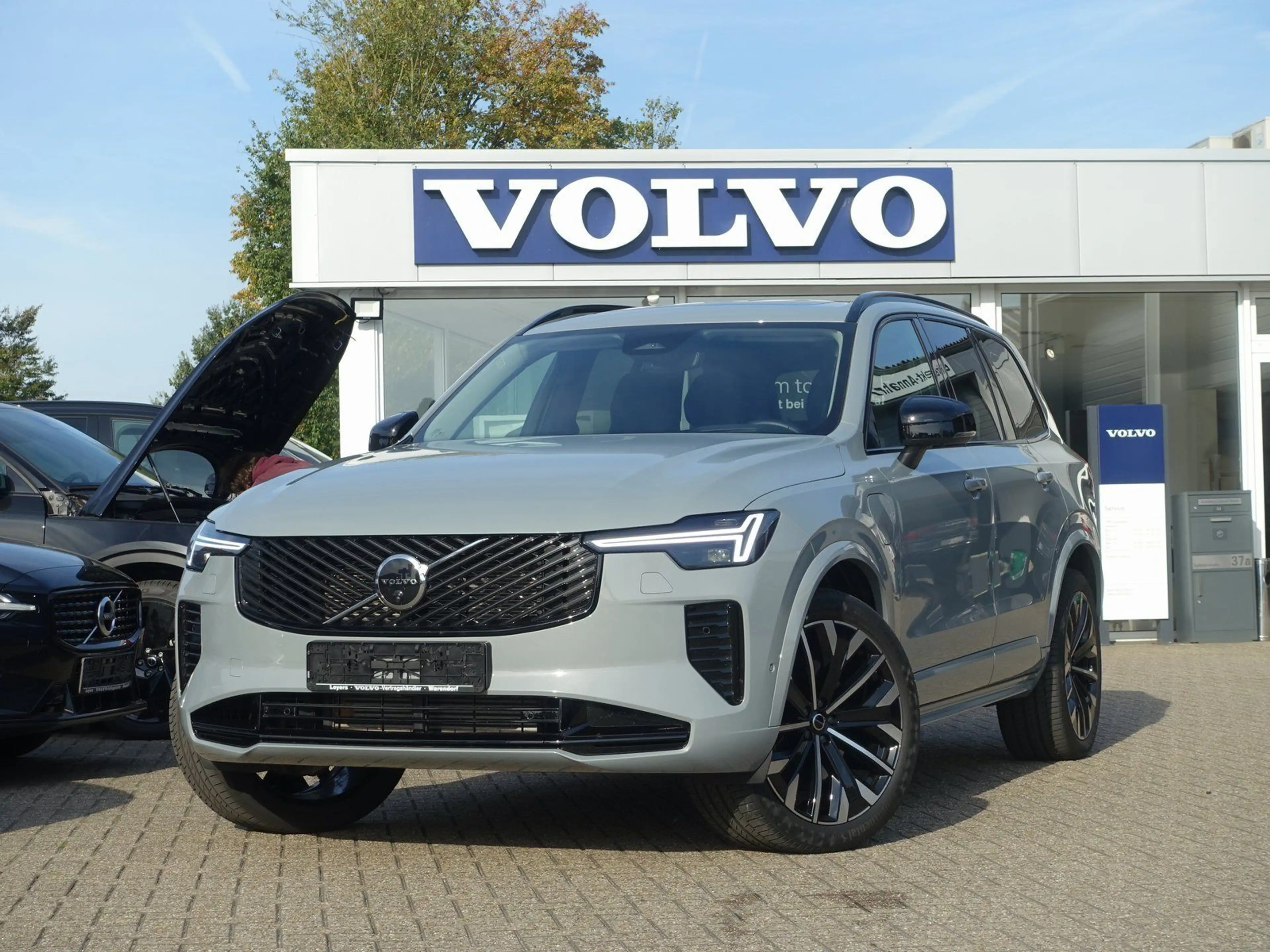Volvo XC90 Plus Dark T8 AWD Plug-in/HUD/FourC/Pano/AHK
