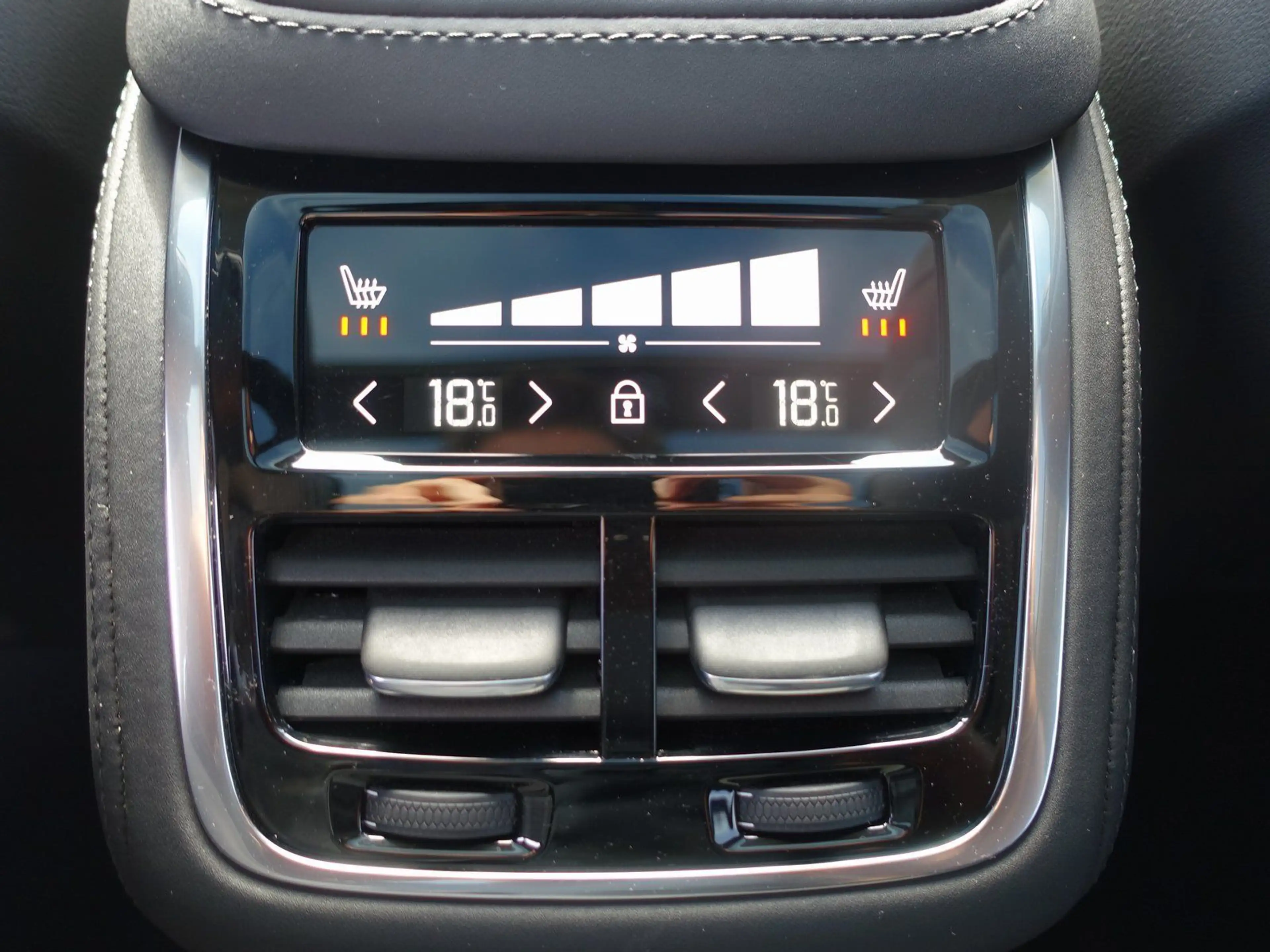 Volvo XC90 Plus Dark T8 AWD Plug-in/HUD/FourC/Pano/AHK — photo 14