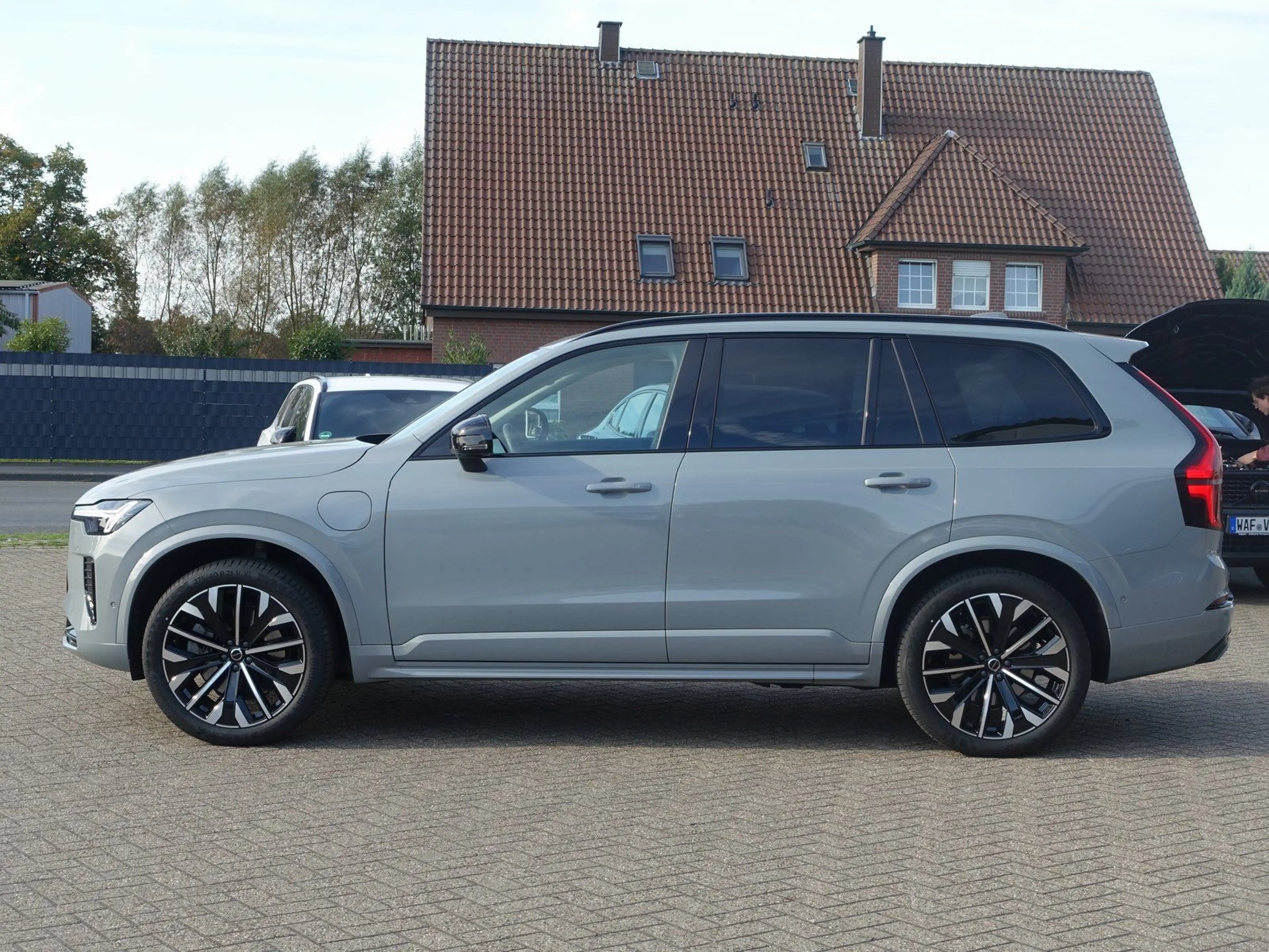 Volvo XC90 Plus Dark T8 AWD Plug-in/HUD/FourC/Pano/AHK — photo 6