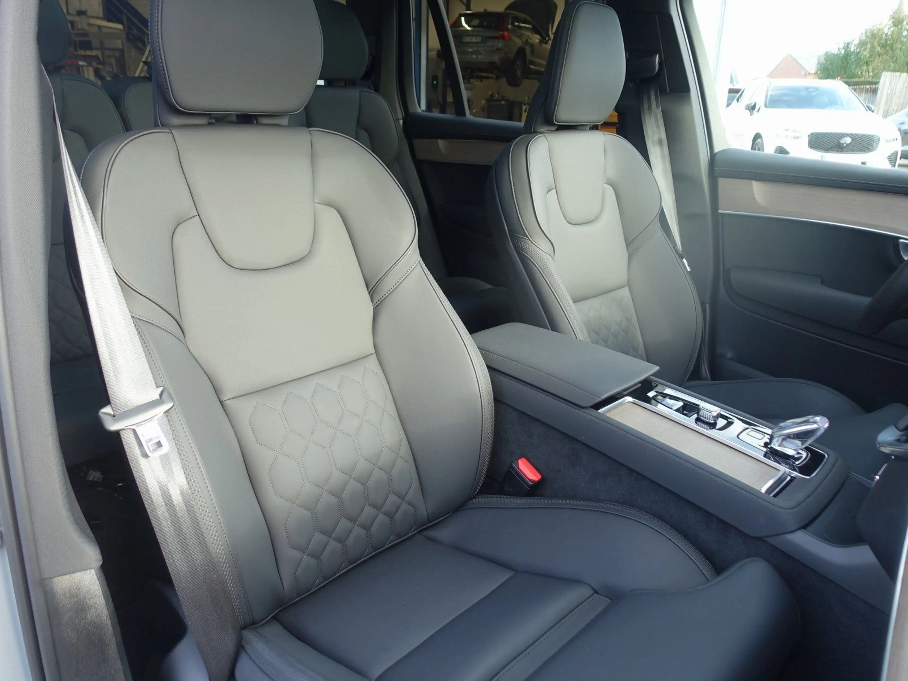 Volvo XC90 Plus Dark T8 AWD Plug-in/HUD/FourC/Pano/AHK — photo 8
