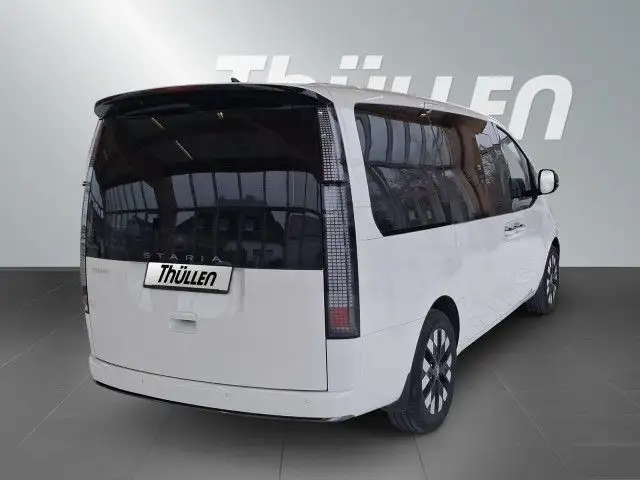 Hyundai Staria view 5