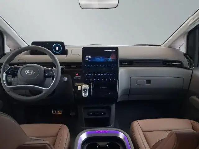 Hyundai Staria view 12