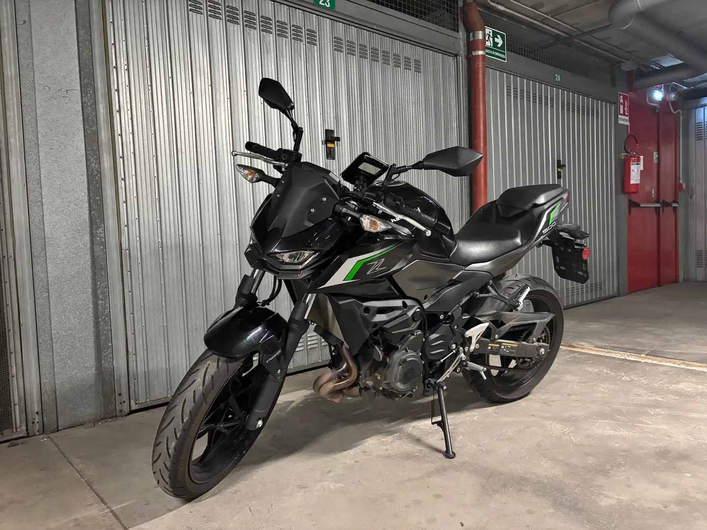 Kawasaki Z 500 Noir - 1