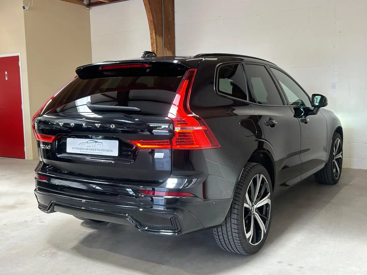 Volvo XC60 2.0 T6 Plug-in hybrid AWD Plus Dark / Panorama / T Noir - 2