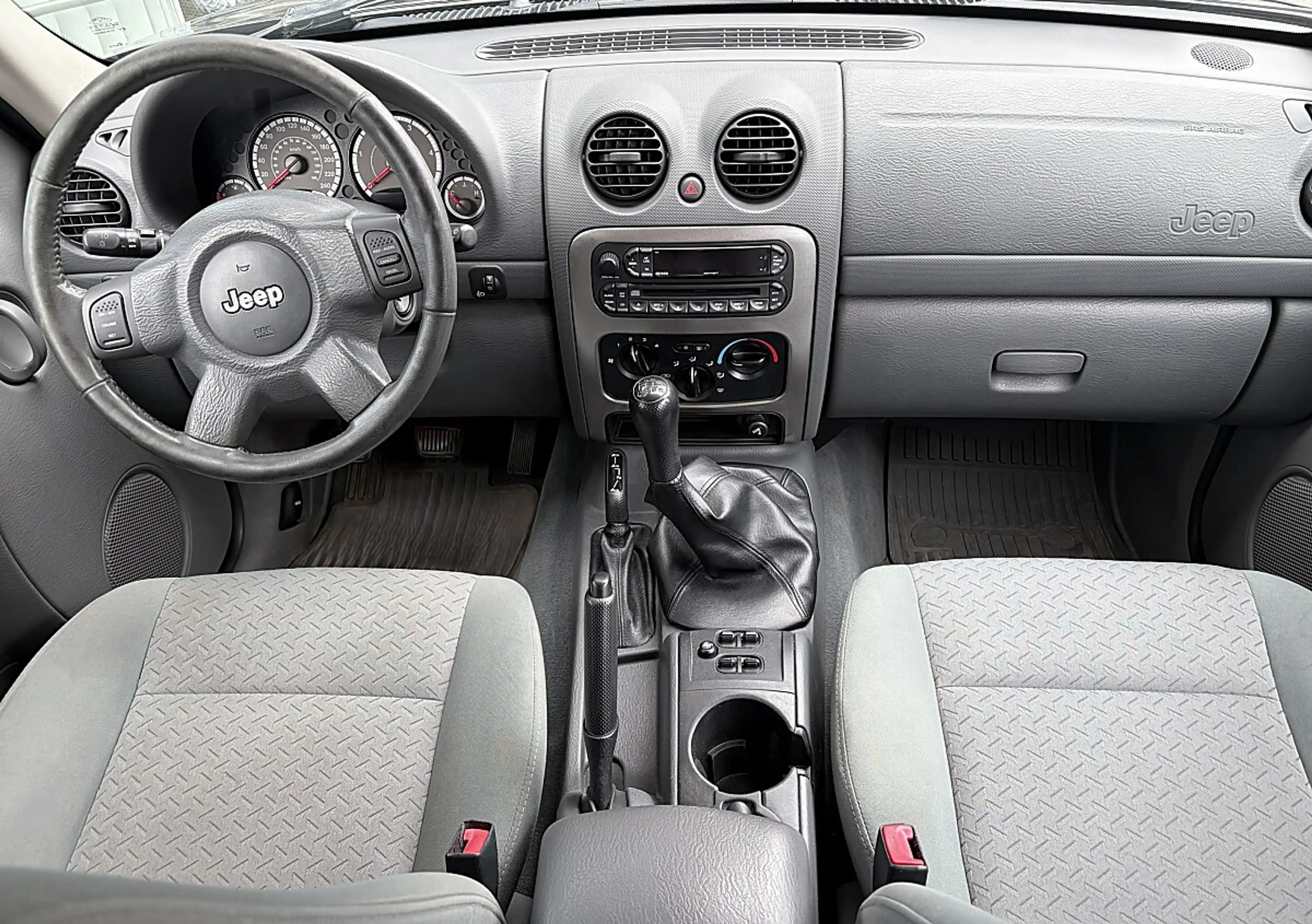 Jeep Cherokee 2,8 Renegade CRD TD Leder — photo 9