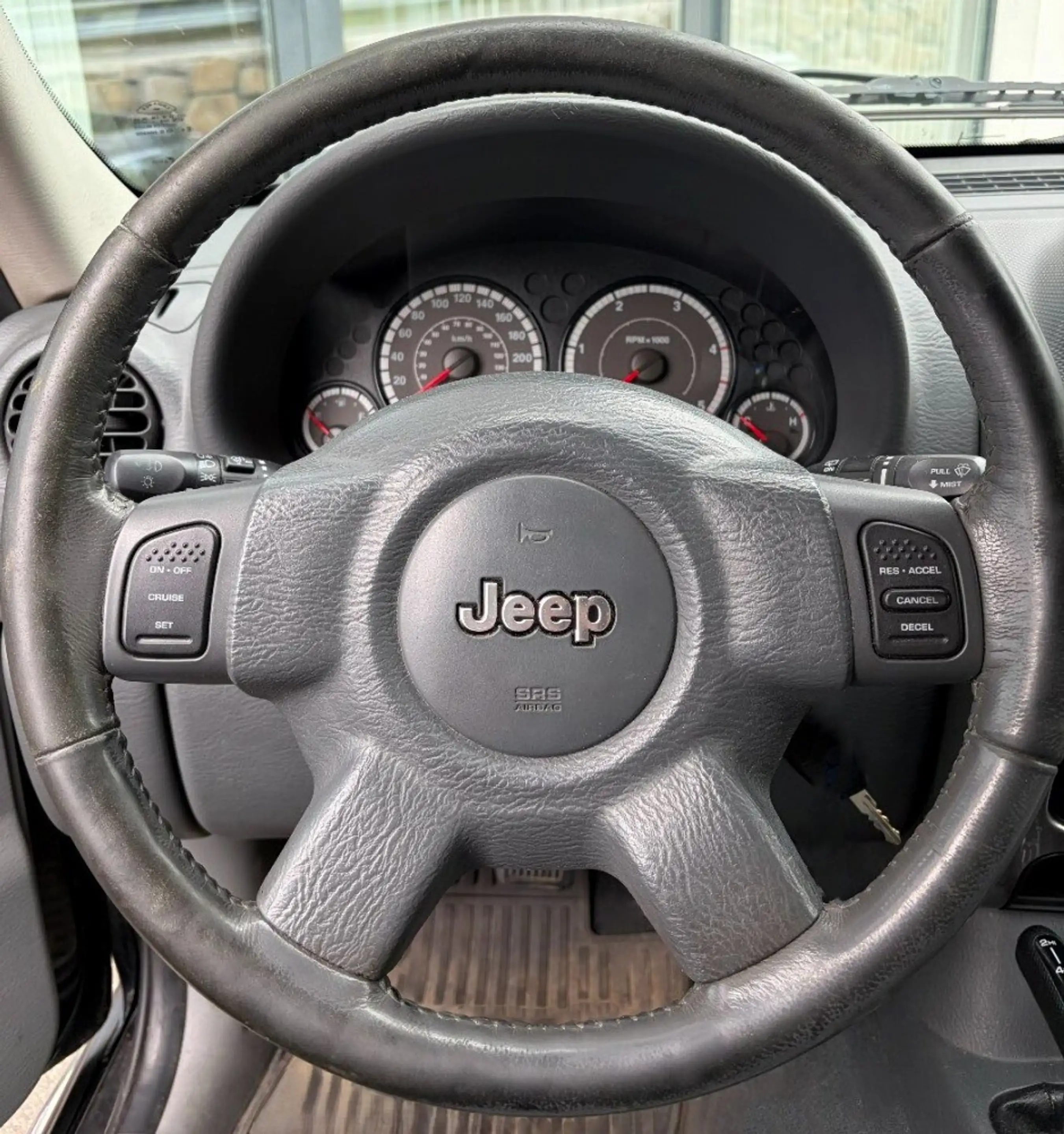 Jeep Cherokee 2,8 Renegade CRD TD Leder — photo 6